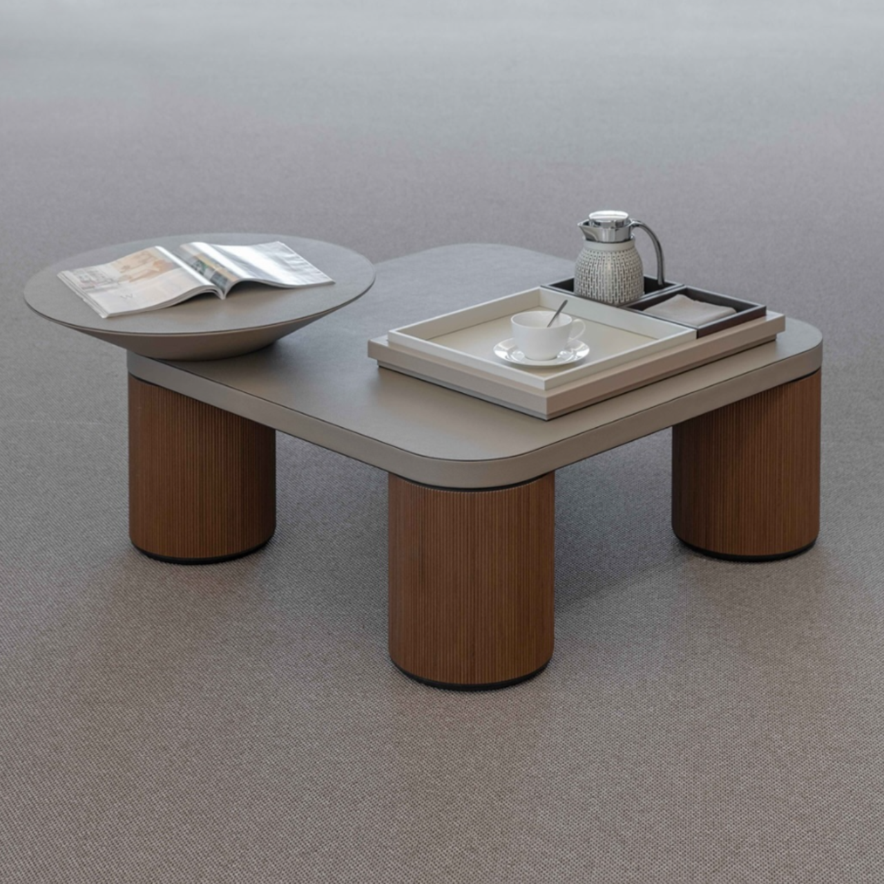 Alphabet Couchtisch aus Holz und Leder - PINETTI