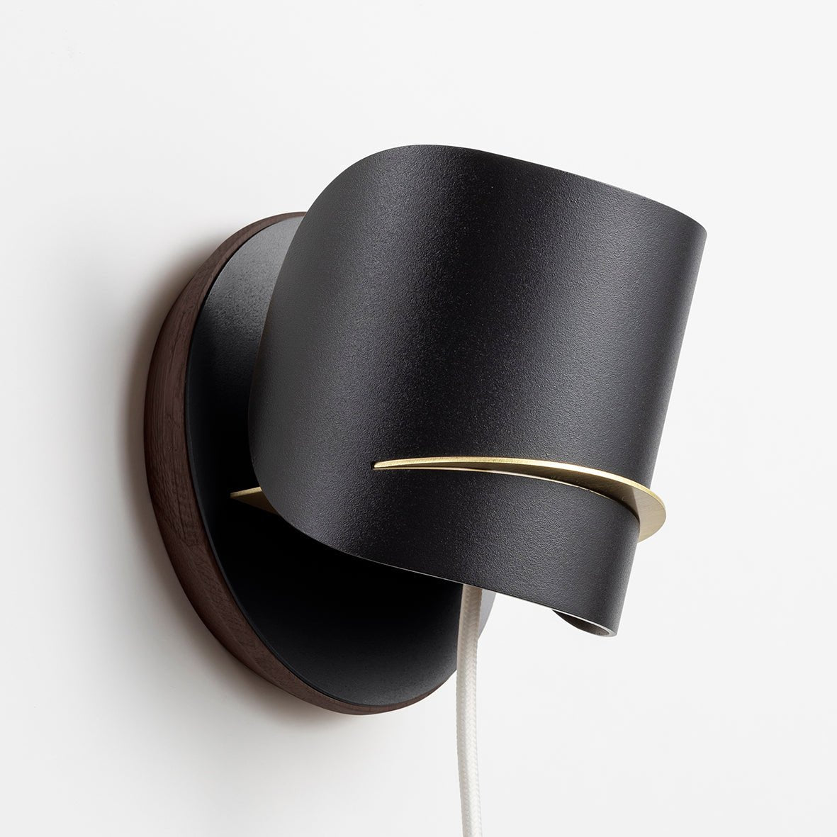 Applique murale design sculptural & écoresponsable Pistil - JURIE & JARRE - La Maison MilanaisePIAP10FOBLNoir EbèneChêne foncé recycléFil Blanc (prise secteur)
