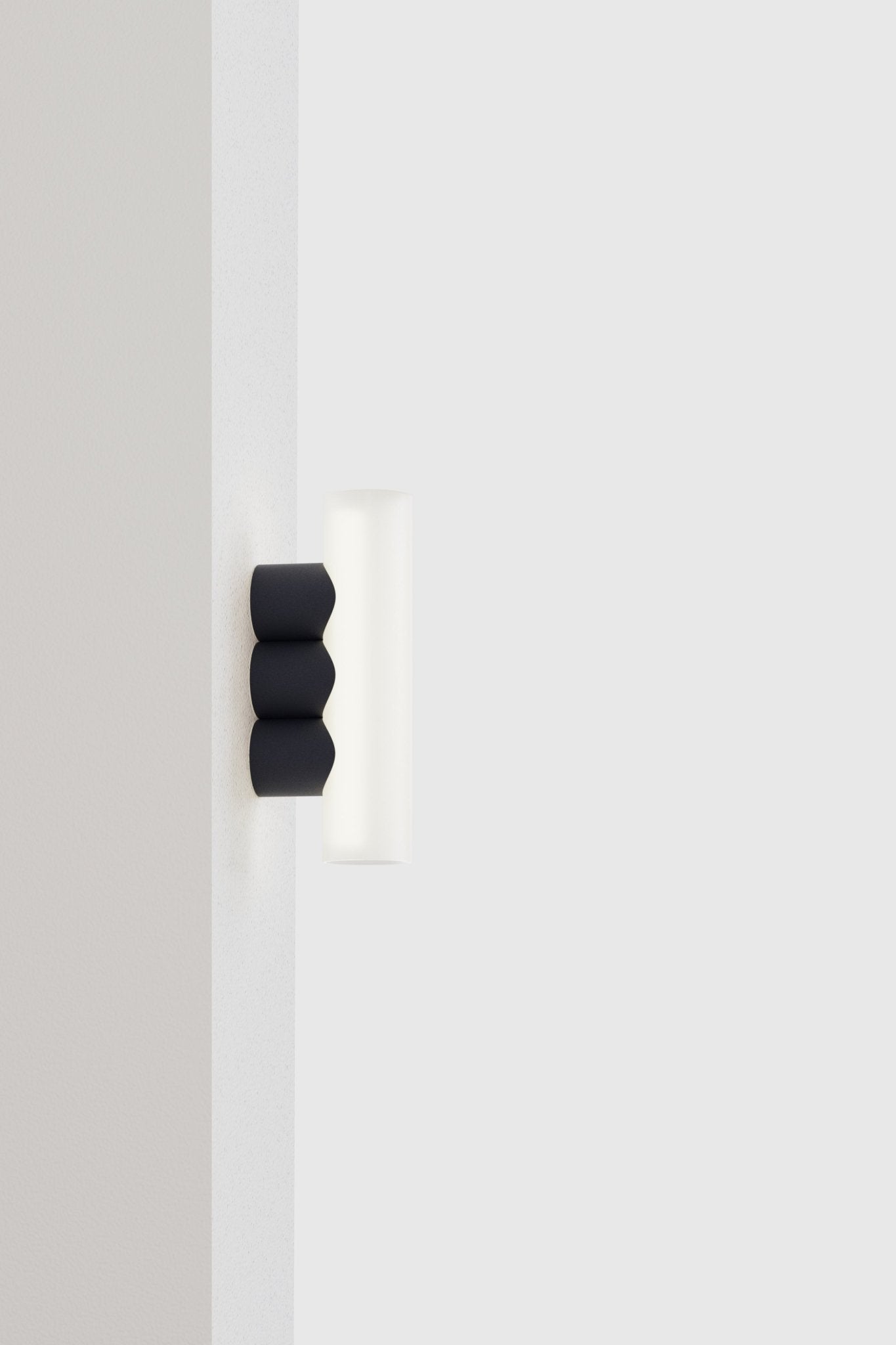 Applique murale trois tubes en métal Multitude 3 - MATIERE GRISE - La Maison MilanaiseAPPLIQUEMULTITUDE - 32Winners 223