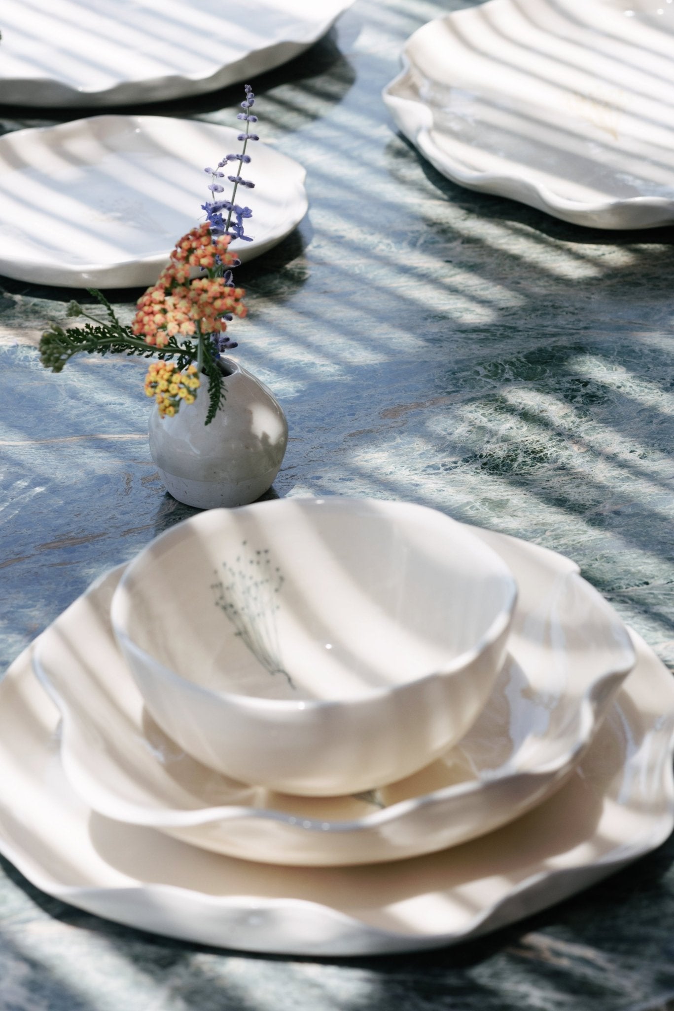 Assiette creuse en faïence blanche Wild Field - MARTINAS HOME - La Maison MilanaiseCREUSEWILDFIELDBleu