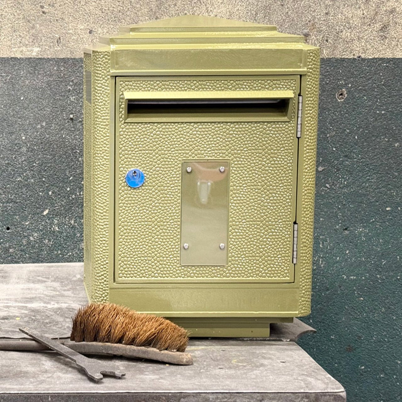 Boîte aux lettres modèle 1950 - LA BOÎTE JAUNE - La Maison MilanaiseRBAL50 - GM - 4Anthracite