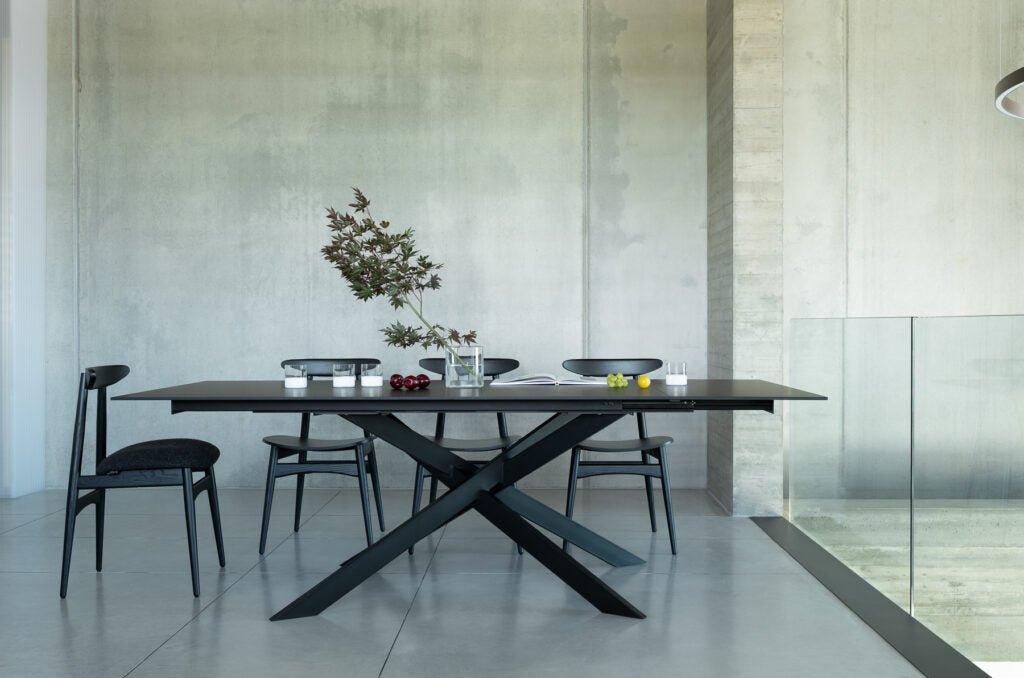 Chaise AL - MO Lot de 2 – L'élégance sombre du bois Carbone - IMPÉRIAL LINE - La Maison MilanaiseCHAISEALMONOIR