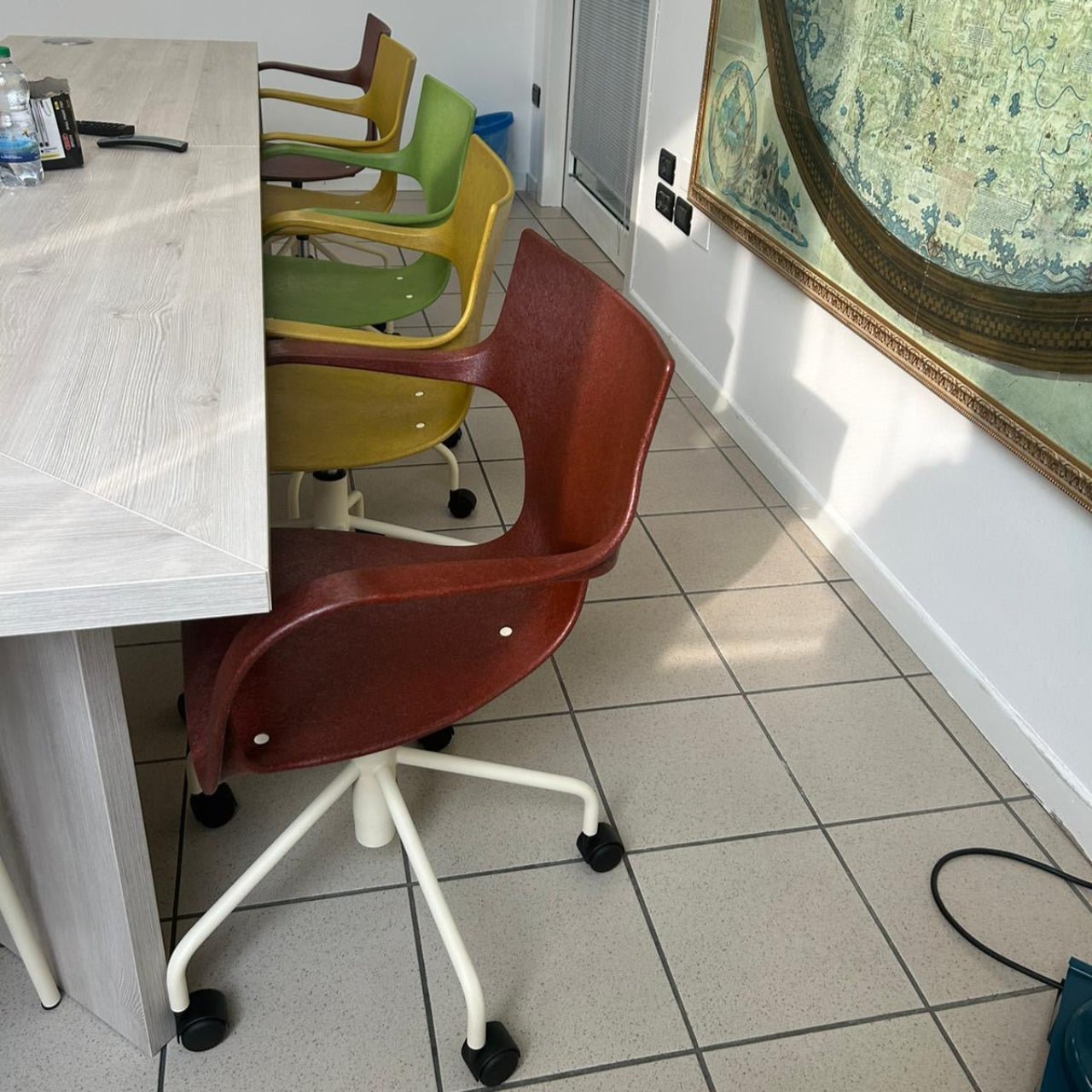 Chaise de bureau en plastique recyclé - STILFIBRA - La Maison MilanaiseVerte