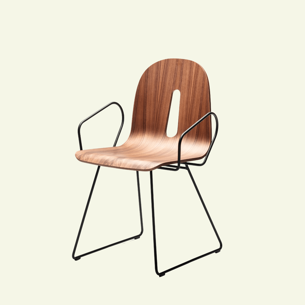 Chaise en bois et métal Gotham Woody - CHAIRS AND MORE - La Maison MilanaiseGOTHAMWOODYSL - PChaise avec accoudoir L52cmxH83cmxP53cm hauteur d'assise 47cmNoyer
