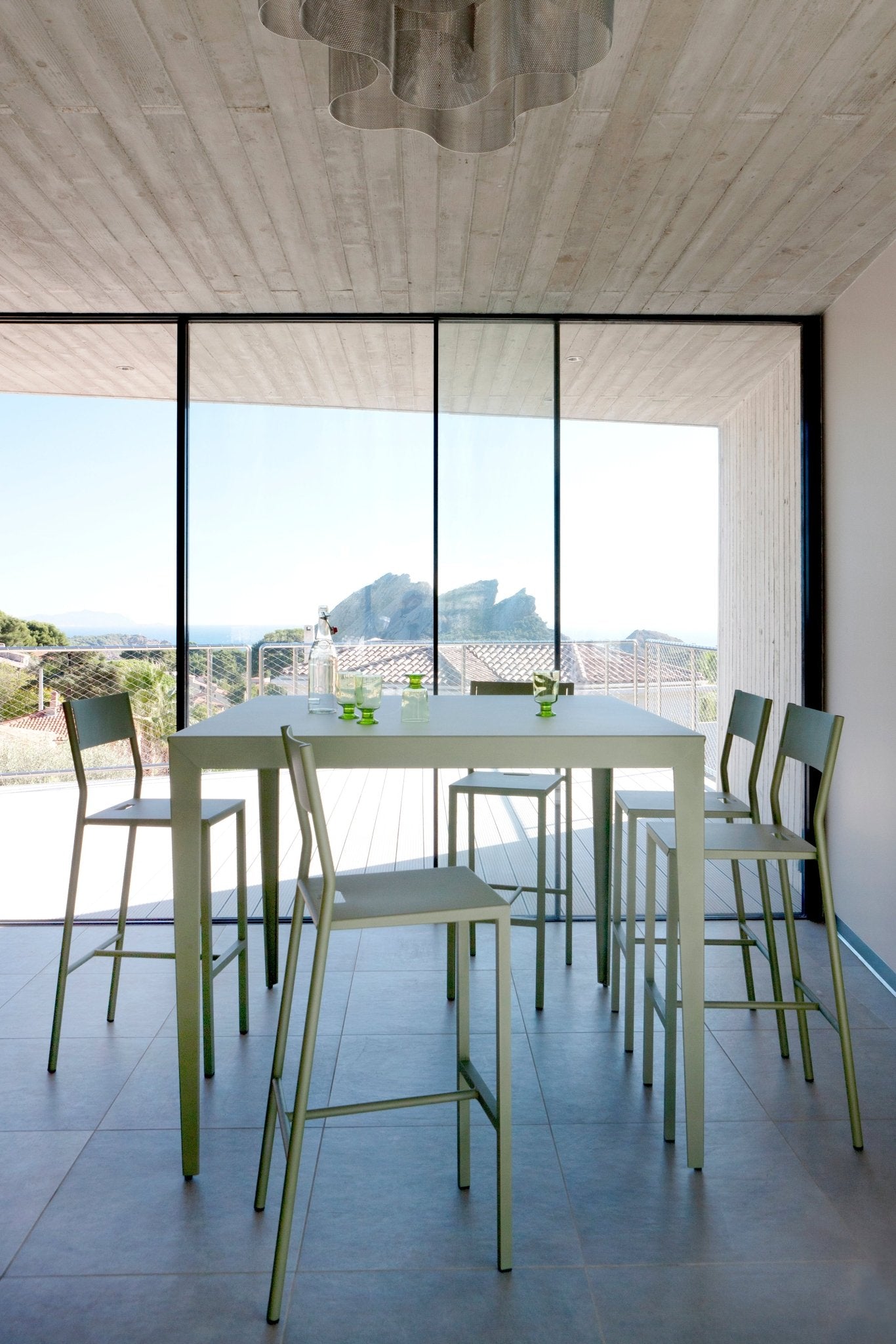 Chaise haute design en aluminium Take - MATIERE GRISE - La Maison MilanaiseCHAISETAKE - 2Vermillon 01265cm