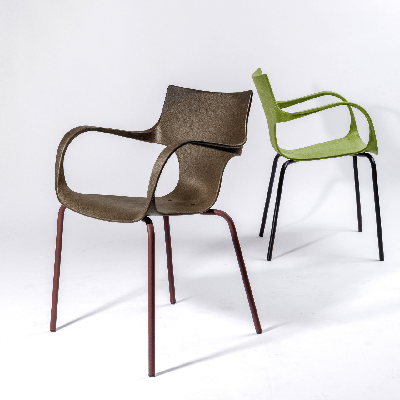 Chaise marron en plastique recyclé et métal Erbi - STILFIBRA - La Maison MilanaiseSTILSS0101697/STILSB2402751Noir