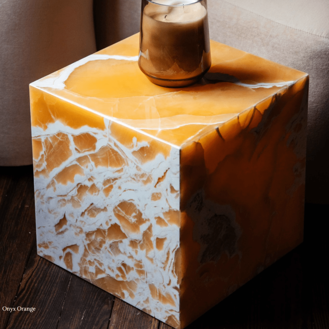 Cube en marbre ou onyx Logos 35 - MANIFESTE - La Maison MilanaiseLOGOS35OrangeOnyx Orange