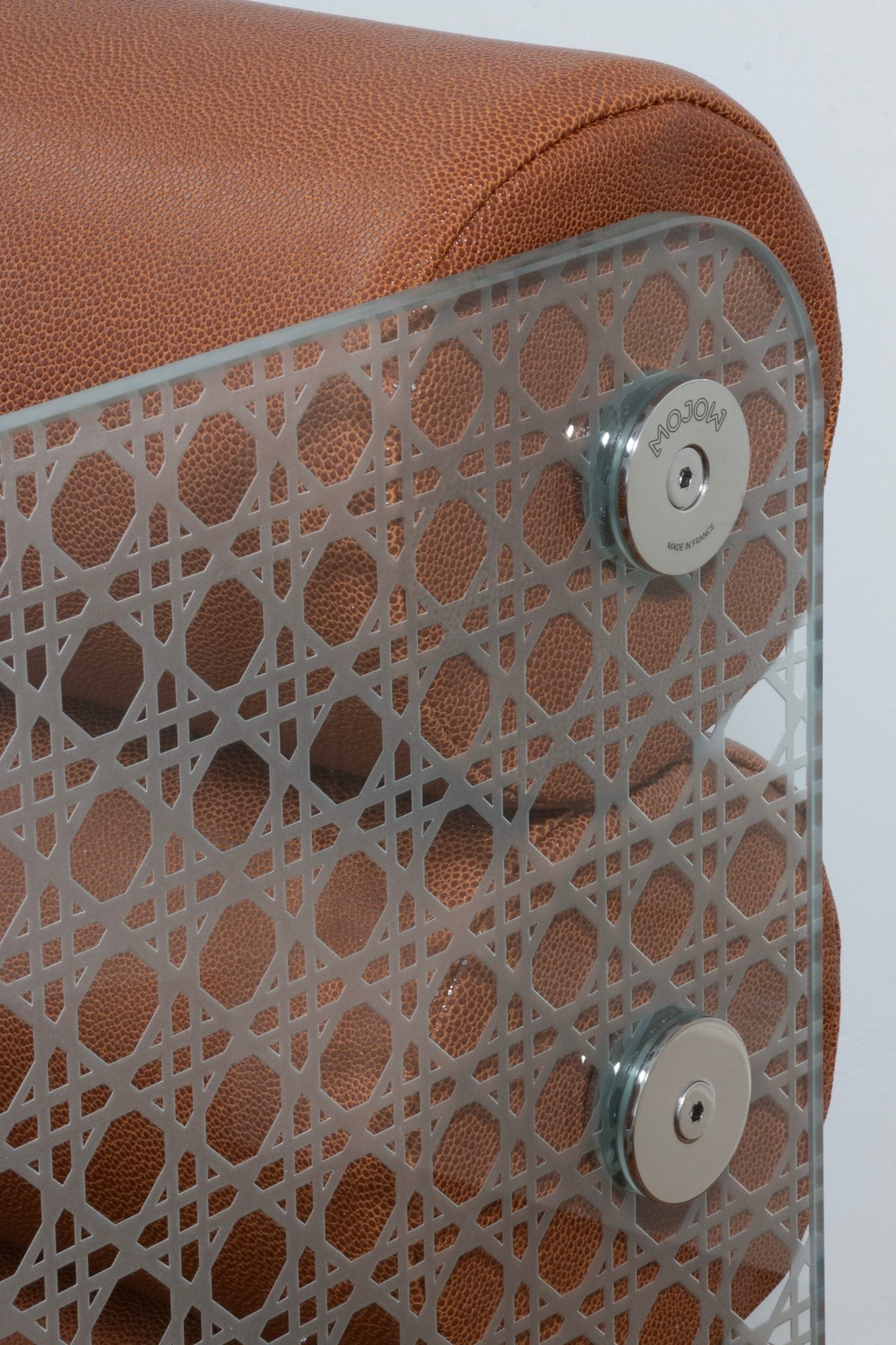 Fauteuil en altuglas et boudin en cuir végan MW01 - KUUMO DESIGN - La Maison MilanaiseCuir MarronCannage Blanc