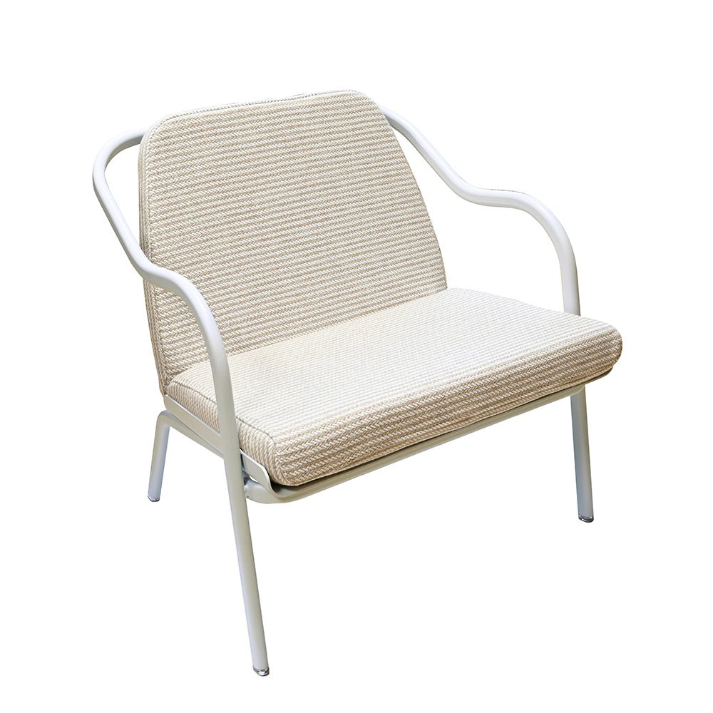 Fauteuil lounge design en aluminium et tissus écru - ALLURE D'AZUR - La Maison MilanaiseEcumeSable
