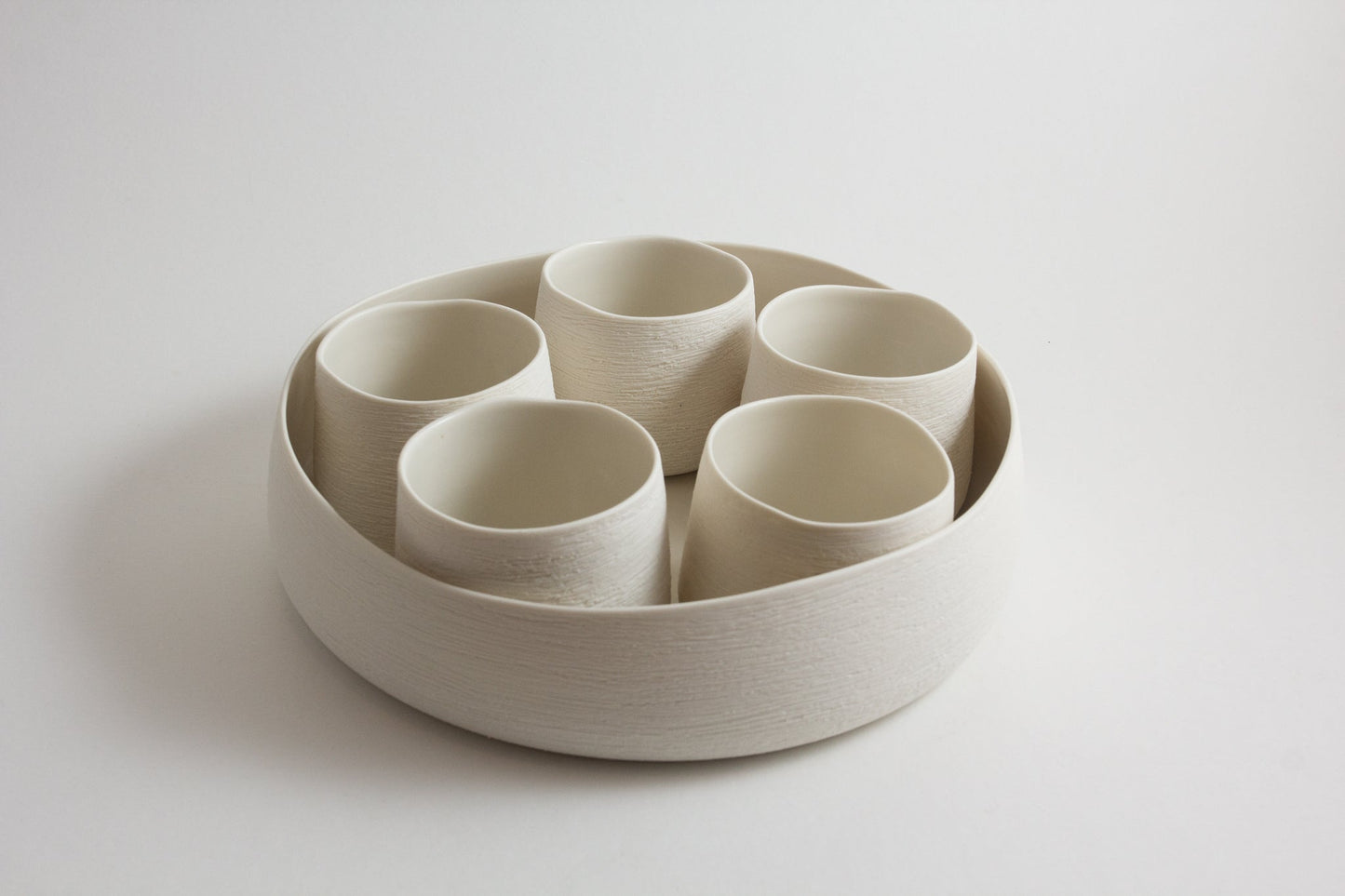 Gobelets en porcelaine griffée - L'ATELIER BERANGERE CERAMIQUE - La Maison MilanaiseBN175