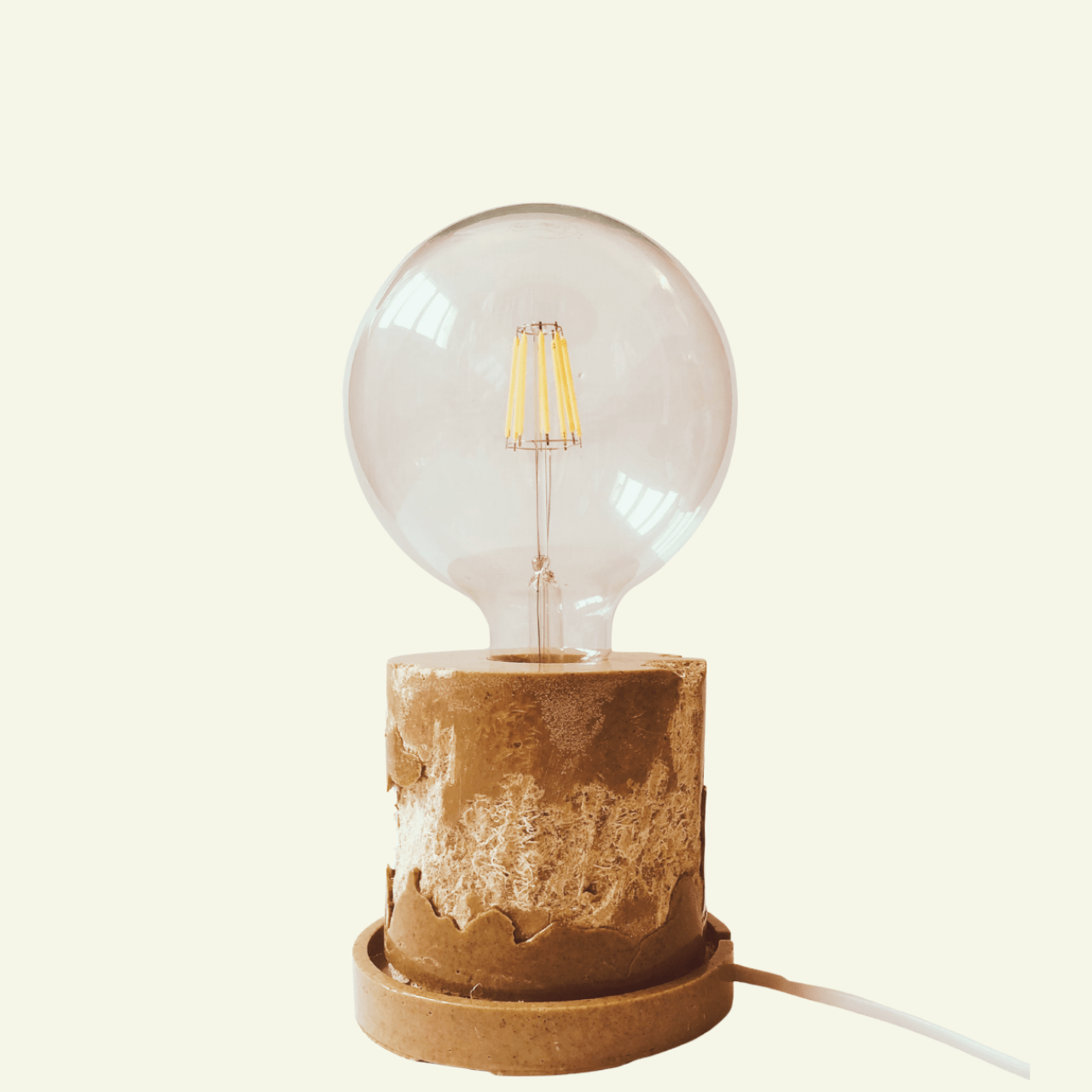Lampe à poser artisanale en résine végétal "La Lumière" - L'ÉCO MAISON DÉCORATION - La Maison MilanaiseLEMD590093