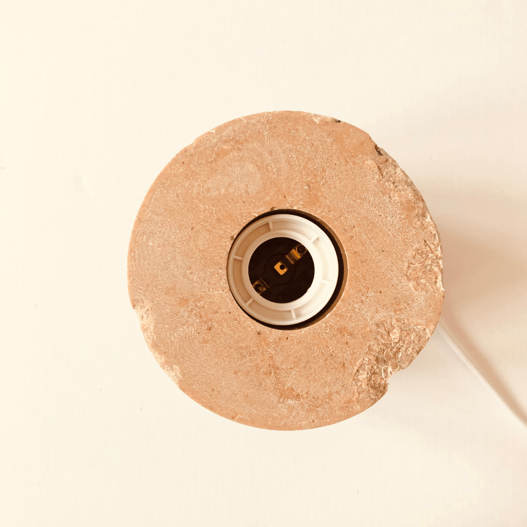 Lampe à poser artisanale en résine végétal "La Lumière" - L'ÉCO MAISON DÉCORATION - La Maison MilanaiseLEMD590093