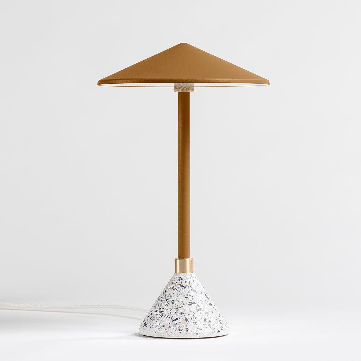 Lampe à poser Design artisanal & écoresponsable Aurore - JURIE & JARRE - La Maison MilanaiseAULA03MEBLJaune SafranMELO - coquilles de moules recycléesBlanc