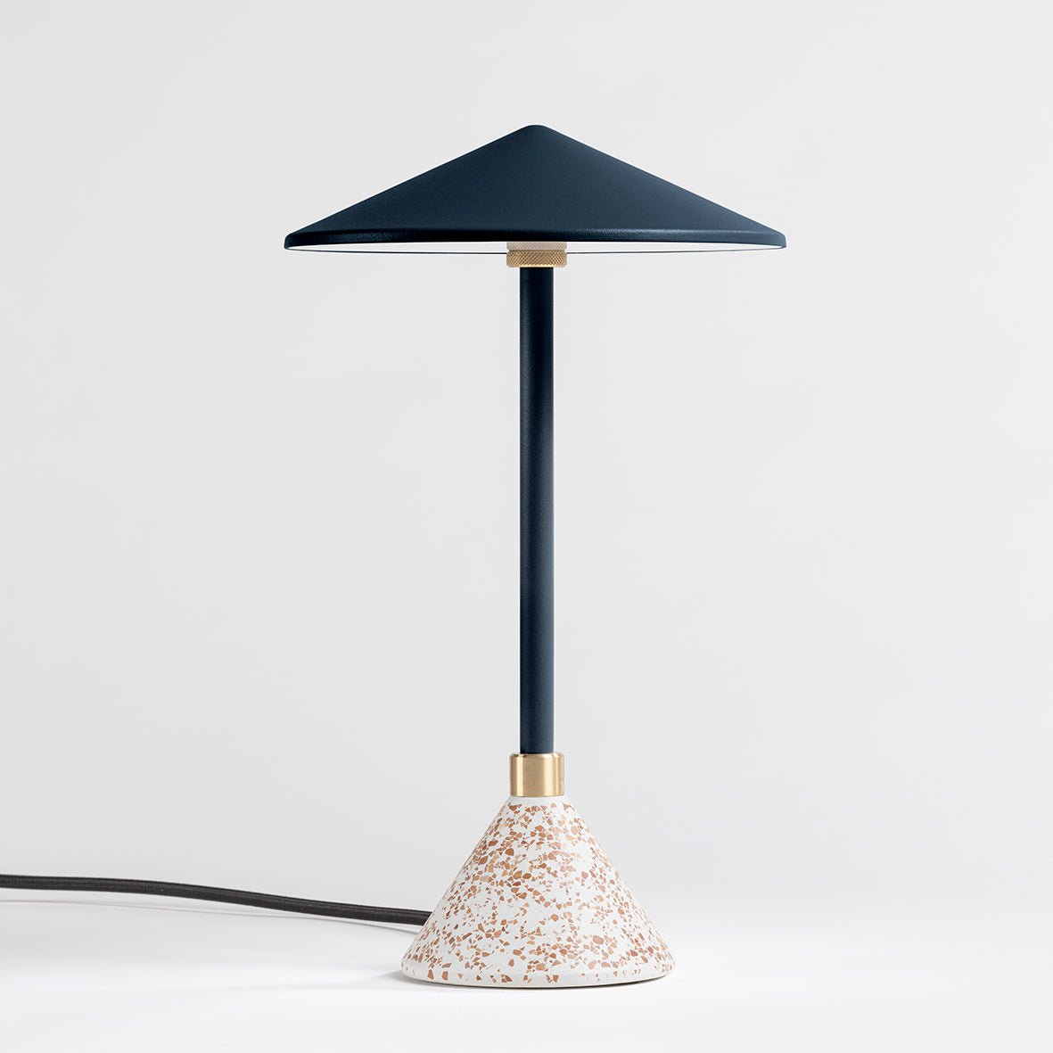 Lampe à poser Design artisanal & écoresponsable Aurore - JURIE & JARRE - La Maison MilanaiseAULA09OFNOBleu CrépusculeOFEL - coquilles d'oeufs recycléesNoir