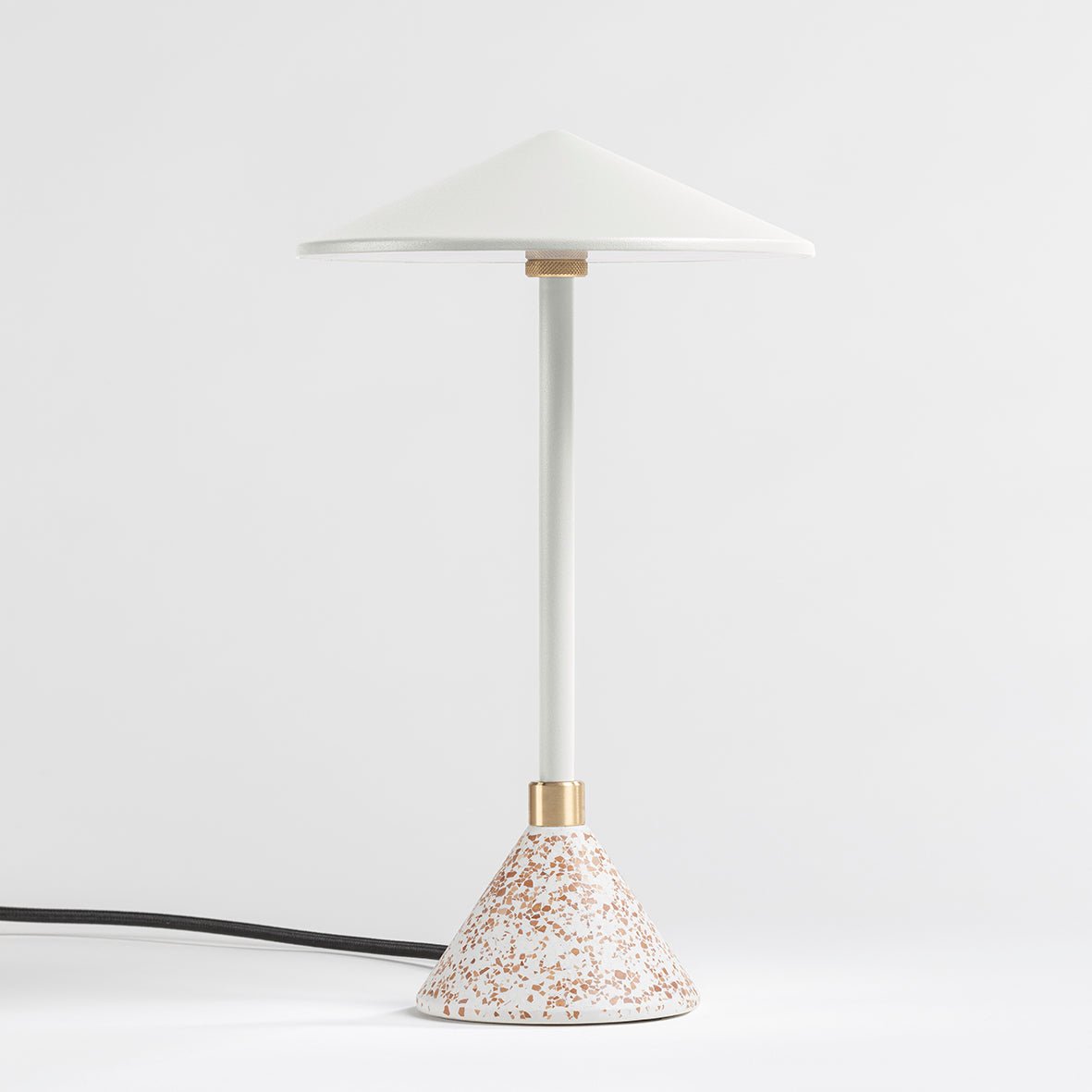 Lampe à poser Design artisanal & écoresponsable Aurore - JURIE & JARRE - La Maison MilanaiseAULA06OFNOBlanc AlbâtreOFEL - coquilles d'oeufs recycléesNoir