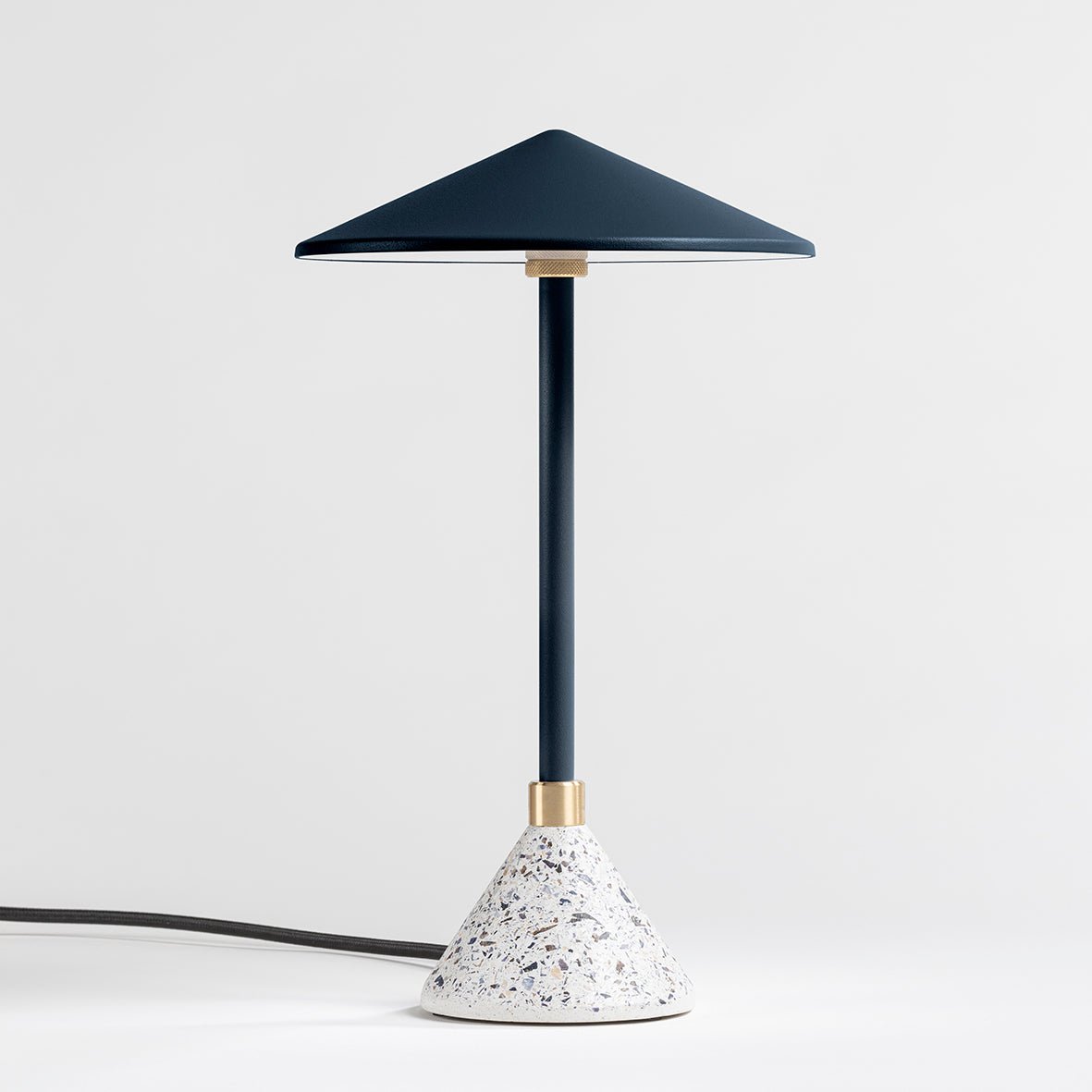 Lampe à poser Design artisanal & écoresponsable Aurore - JURIE & JARRE - La Maison MilanaiseAULA09MENOBleu CrépusculeMELO - coquilles de moules recycléesNoir