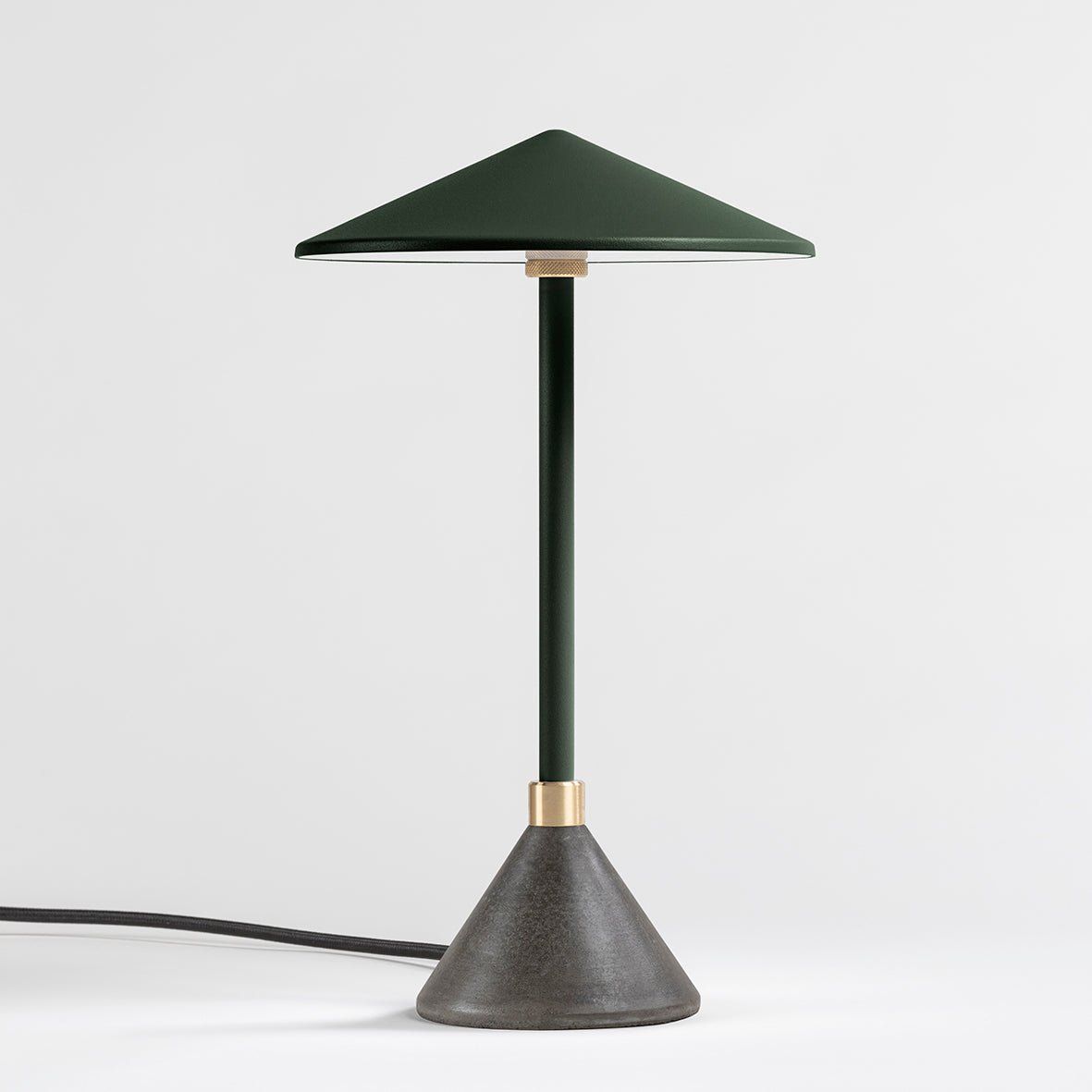 Lampe à poser Design artisanal & écoresponsable Aurore - JURIE & JARRE - La Maison MilanaiseAULA08BANOVert ImpérialBAMA - déchets du batiment recyclésNoir