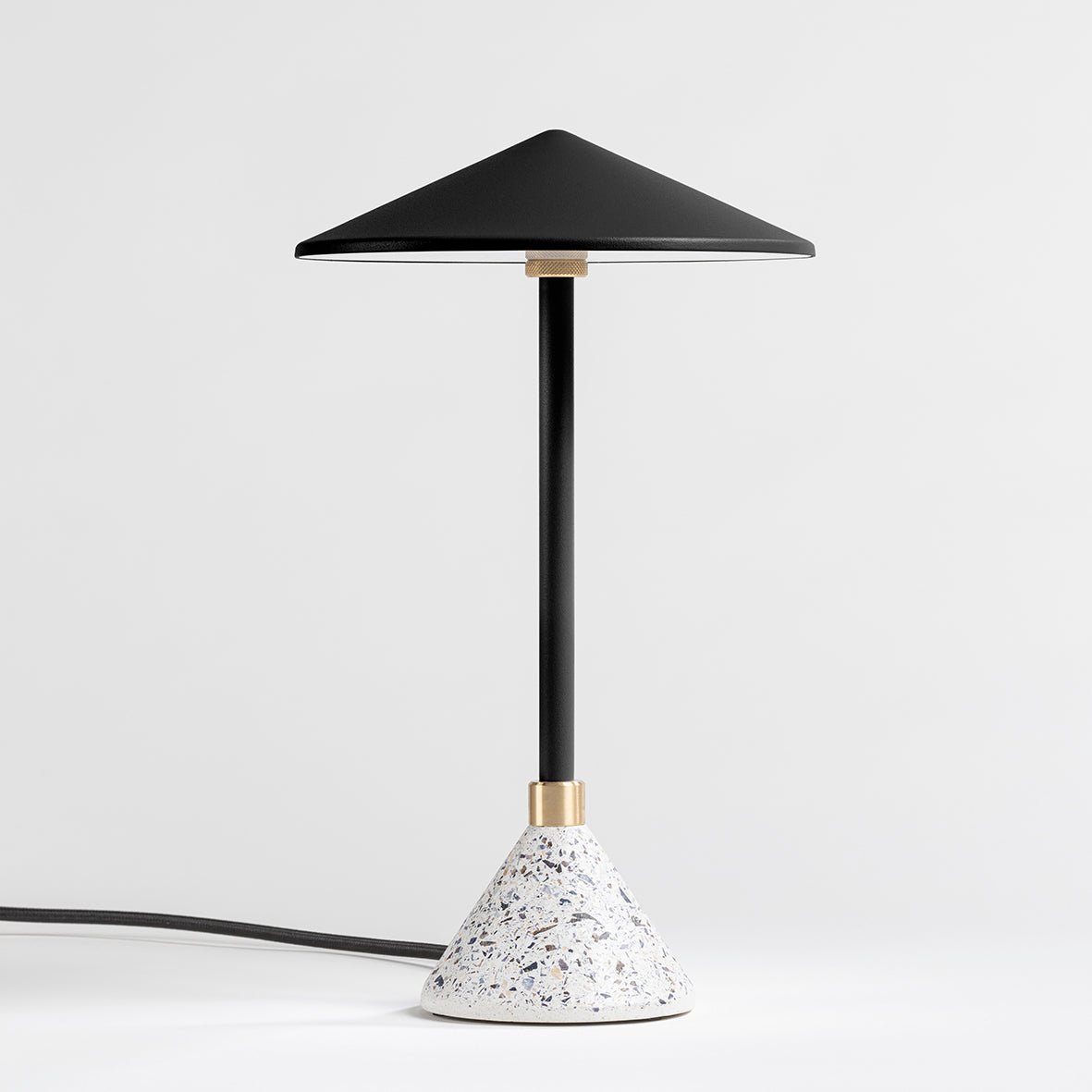 Lampe à poser Design artisanal & écoresponsable Aurore - JURIE & JARRE - La Maison MilanaiseAULA10MENONoir EbèneMELO - coquilles de moules recycléesNoir