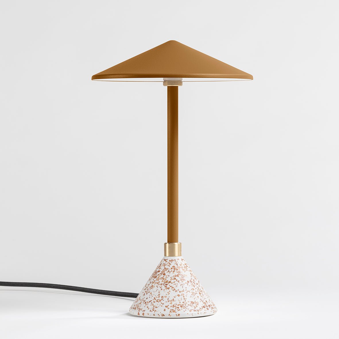 Lampe à poser Design artisanal & écoresponsable Aurore - JURIE & JARRE - La Maison MilanaiseAULA03OFNOJaune SafranOFEL - coquilles d'oeufs recycléesNoir