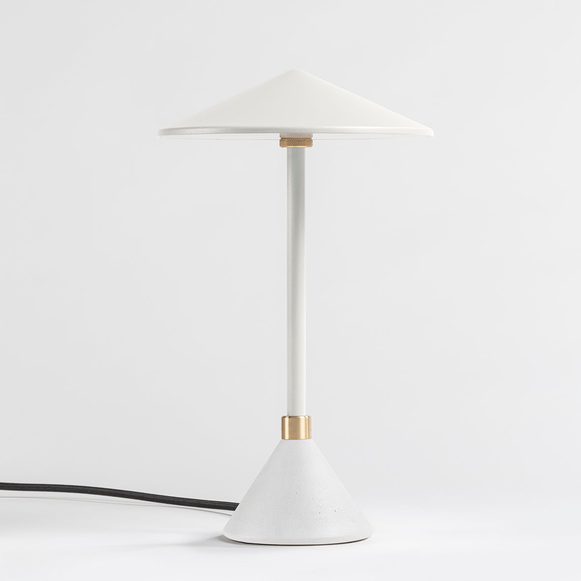 Lampe à poser Design artisanal & écoresponsable Aurore - JURIE & JARRE - La Maison MilanaiseAULA06SINOBlanc AlbâtreSILO - Silice recycléeNoir