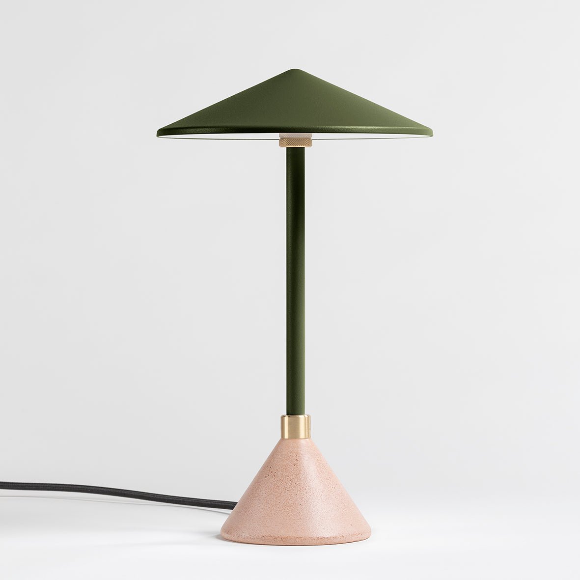 Lampe à poser Design artisanal & écoresponsable Aurore - JURIE & JARRE - La Maison MilanaiseAULA07TENOVert OliveTERRA - Terre cuite recycléeNoir