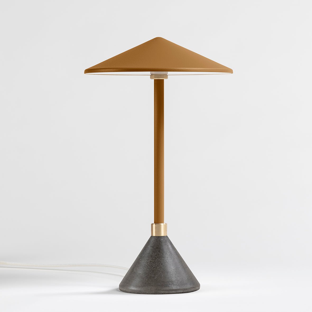 Lampe à poser Design artisanal & écoresponsable Aurore - JURIE & JARRE - La Maison MilanaiseAULA03BABLJaune SafranBAMA - déchets du batiment recyclésBlanc