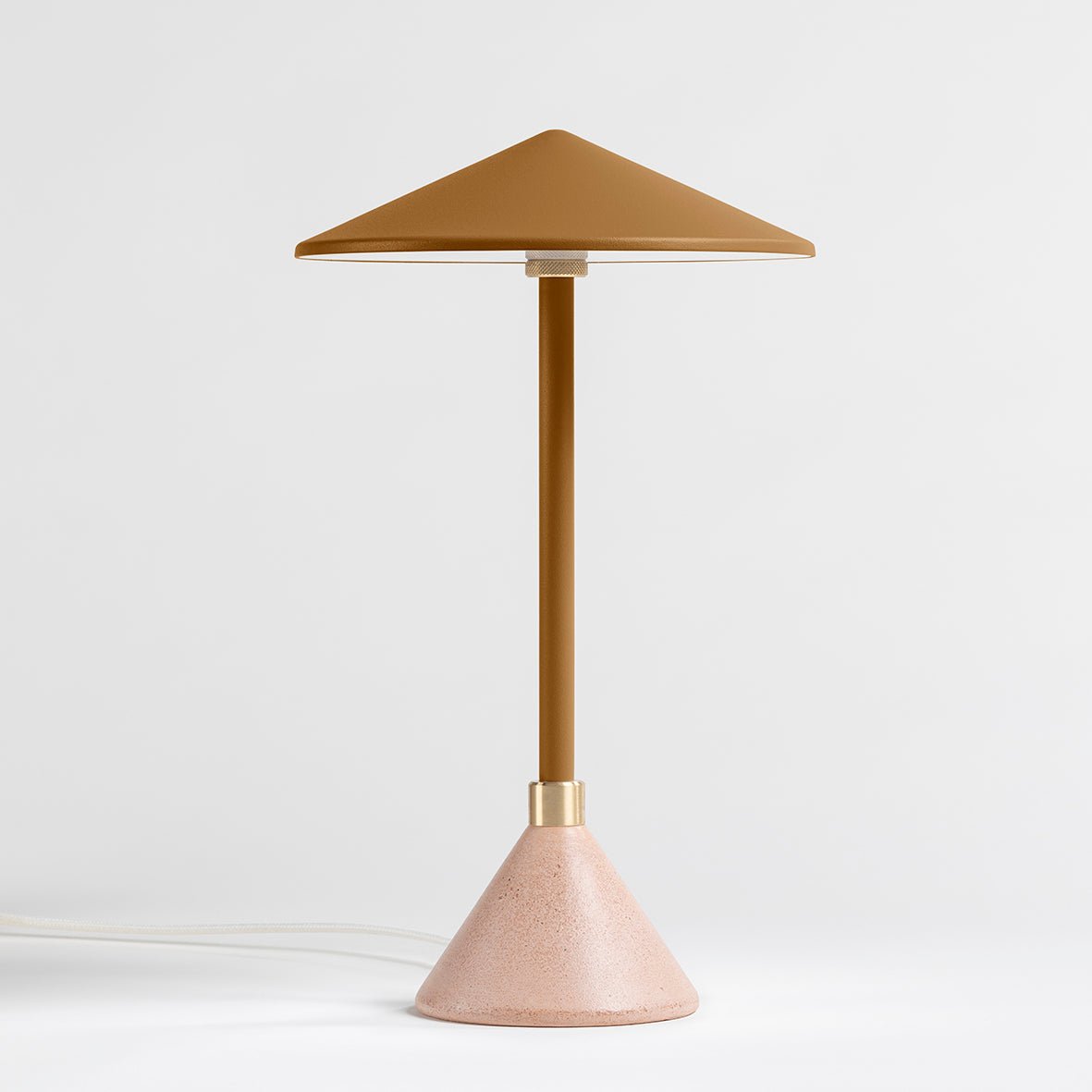 Lampe à poser Design artisanal & écoresponsable Aurore - JURIE & JARRE - La Maison MilanaiseAULA03TEBLJaune SafranTERRA - Terre cuite recycléeBlanc