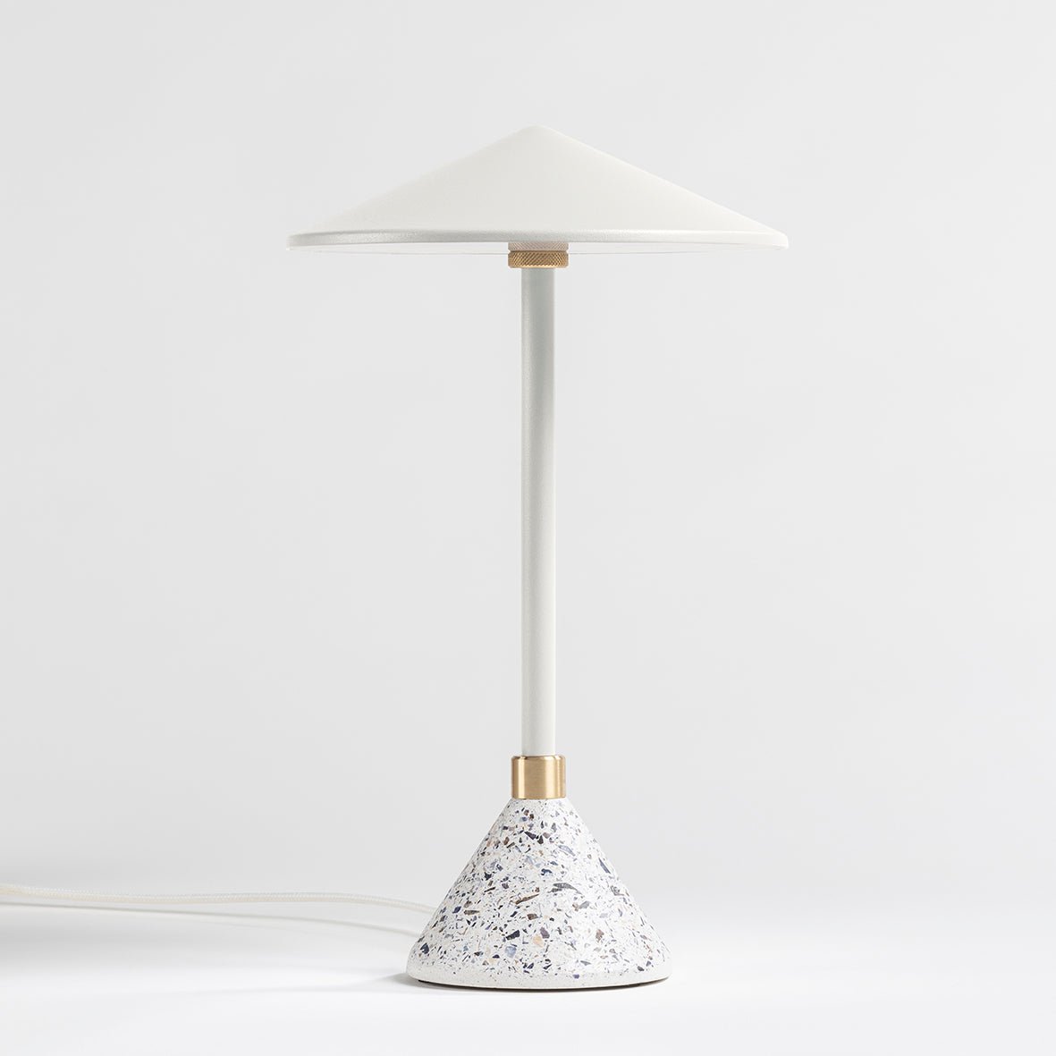 Lampe à poser Design artisanal & écoresponsable Aurore - JURIE & JARRE - La Maison MilanaiseAULA06MEBLBlanc AlbâtreMELO - coquilles de moules recycléesBlanc