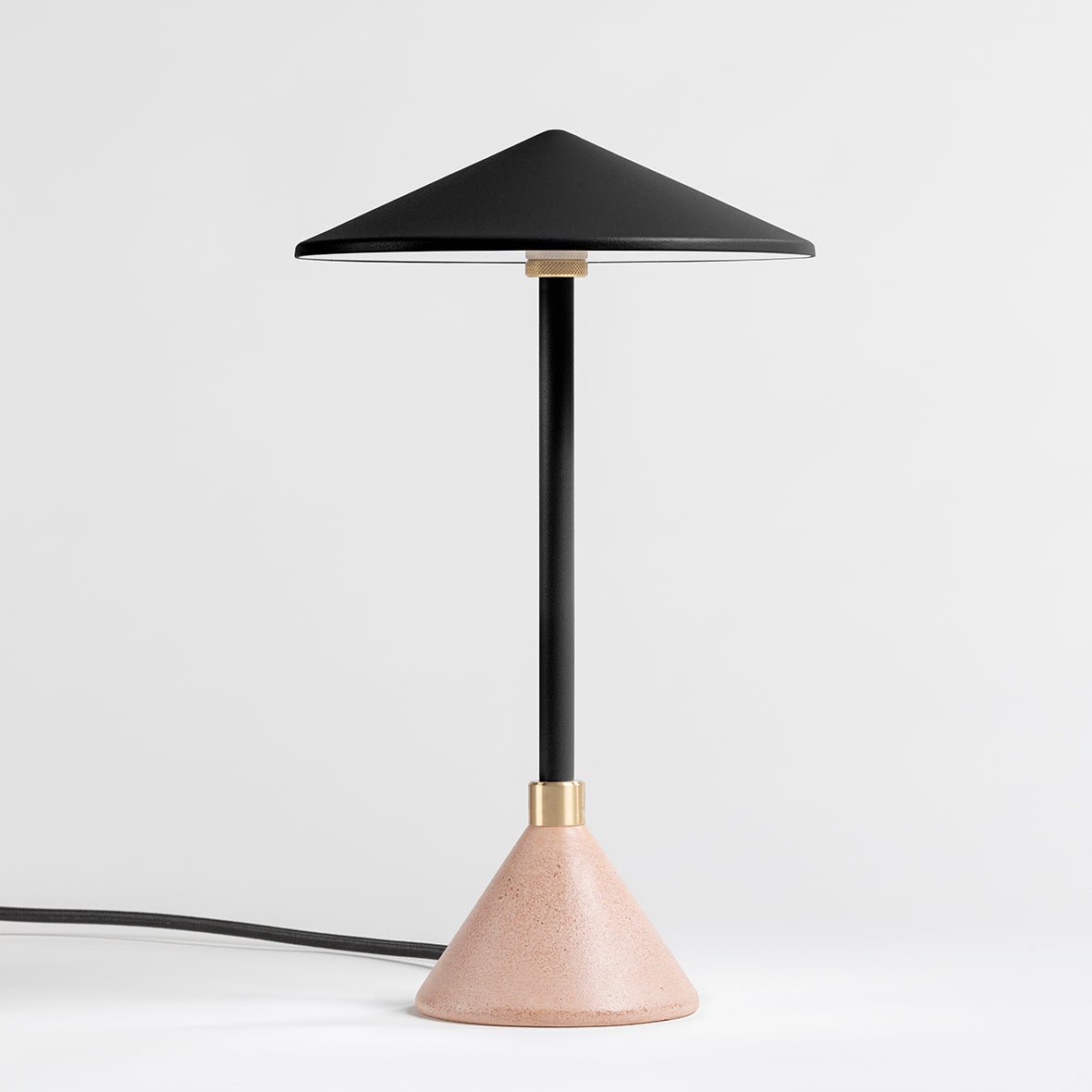 Lampe à poser Design artisanal & écoresponsable Aurore - JURIE & JARRE - La Maison MilanaiseAULA10TENONoir EbèneTERRA - Terre cuite recycléeNoir