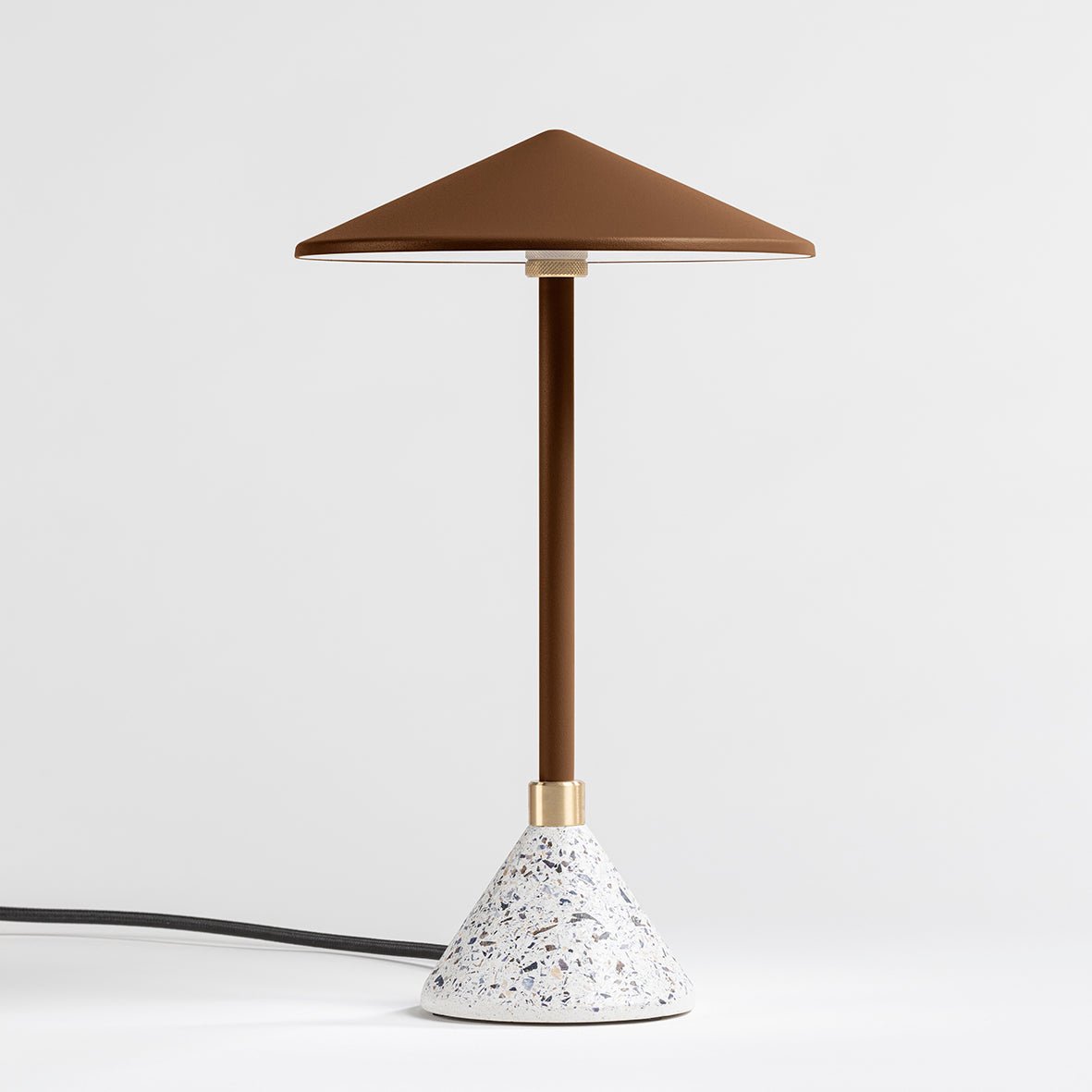 Lampe à poser Design artisanal & écoresponsable Aurore - JURIE & JARRE - La Maison MilanaiseAULA02MENOBrun CognacMELO - coquilles de moules recycléesNoir