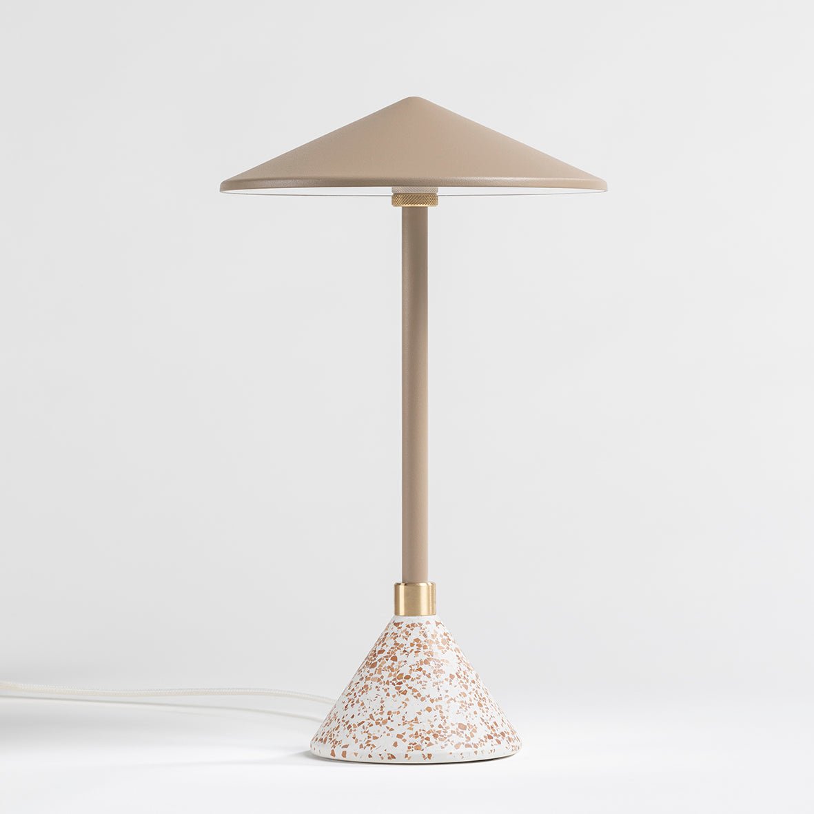 Lampe à poser Design artisanal & écoresponsable Aurore - JURIE & JARRE - La Maison MilanaiseAULA01OFBLBeige LinOFEL - coquilles d'oeufs recycléesBlanc