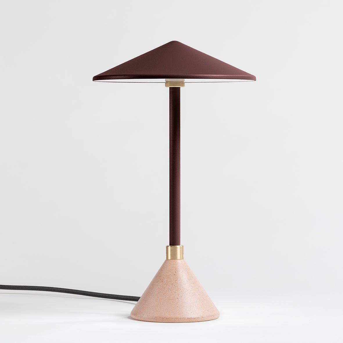 Lampe à poser Design artisanal & écoresponsable Aurore - JURIE & JARRE - La Maison MilanaiseAULA05TENORouge MarsalaTERRA - Terre cuite recycléeNoir