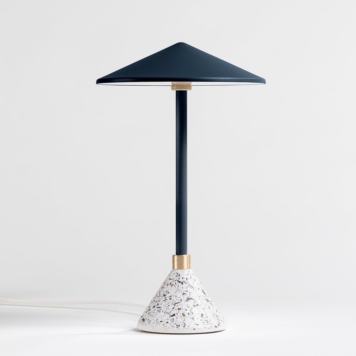 Lampe à poser Design artisanal & écoresponsable Aurore - JURIE & JARRE - La Maison MilanaiseAULA09MEBLBleu CrépusculeMELO - coquilles de moules recycléesBlanc