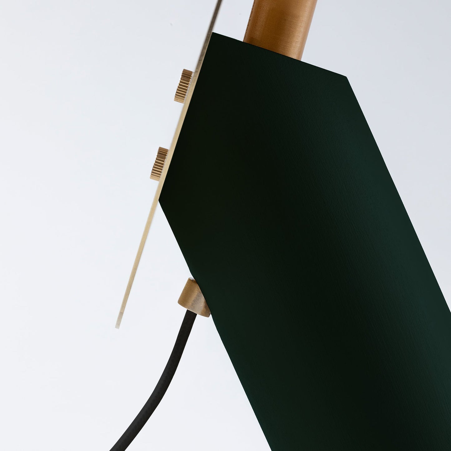 Lampe à poser design durable en hêtre & laiton Céleste - JURIE & JARRE - La Maison MilanaiseCELA01NOBeige LinNoir