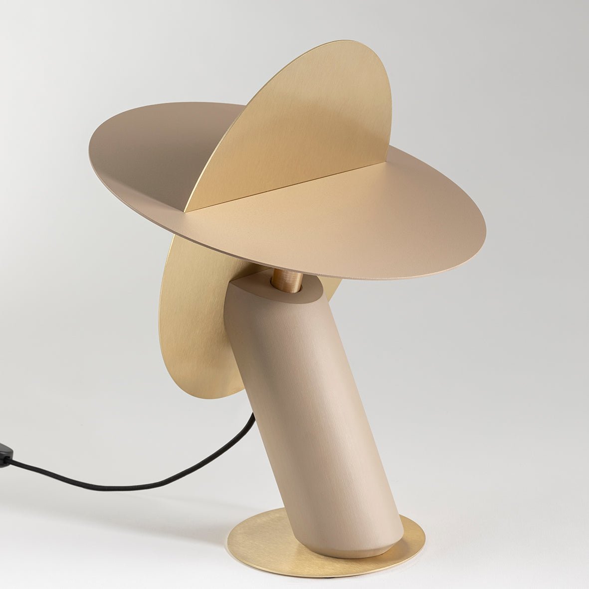 Lampe à poser design durable en hêtre & laiton Céleste - JURIE & JARRE - La Maison MilanaiseCELA01NOBeige LinNoir