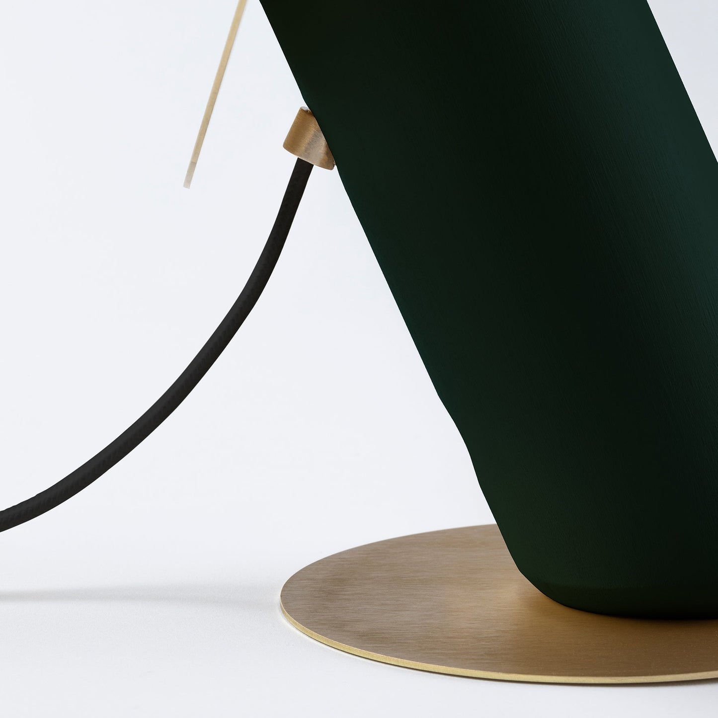 Lampe à poser design durable en hêtre & laiton Céleste - JURIE & JARRE - La Maison MilanaiseCELA01NOBeige LinNoir