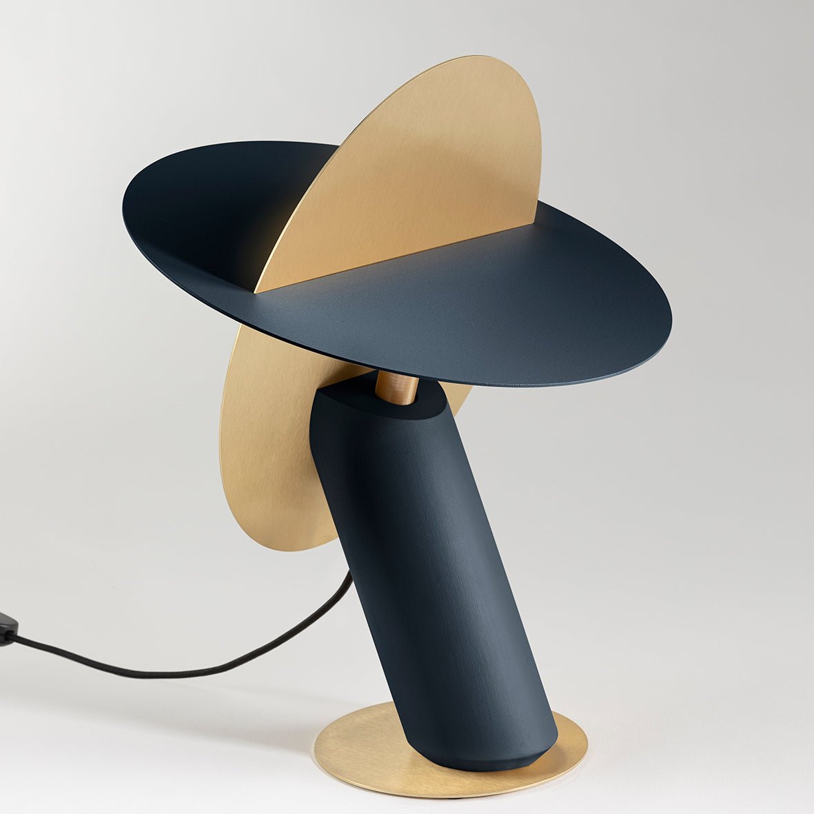 Lampe à poser design durable en hêtre & laiton Céleste - JURIE & JARRE - La Maison MilanaiseCELA09NOBleu CrépusculeNoir