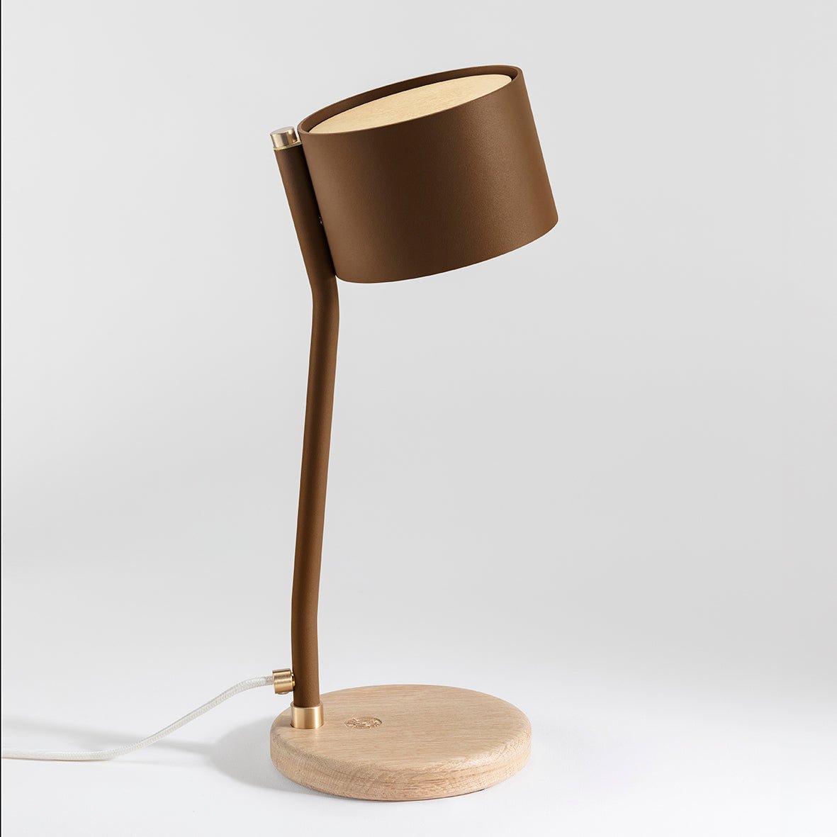 Lampe à poser design recyclé et artisanat français Canopée - JURIE & JARRE - La Maison MilanaiseCALA02CLBLBrun CognacChêne clair recycléBlanc