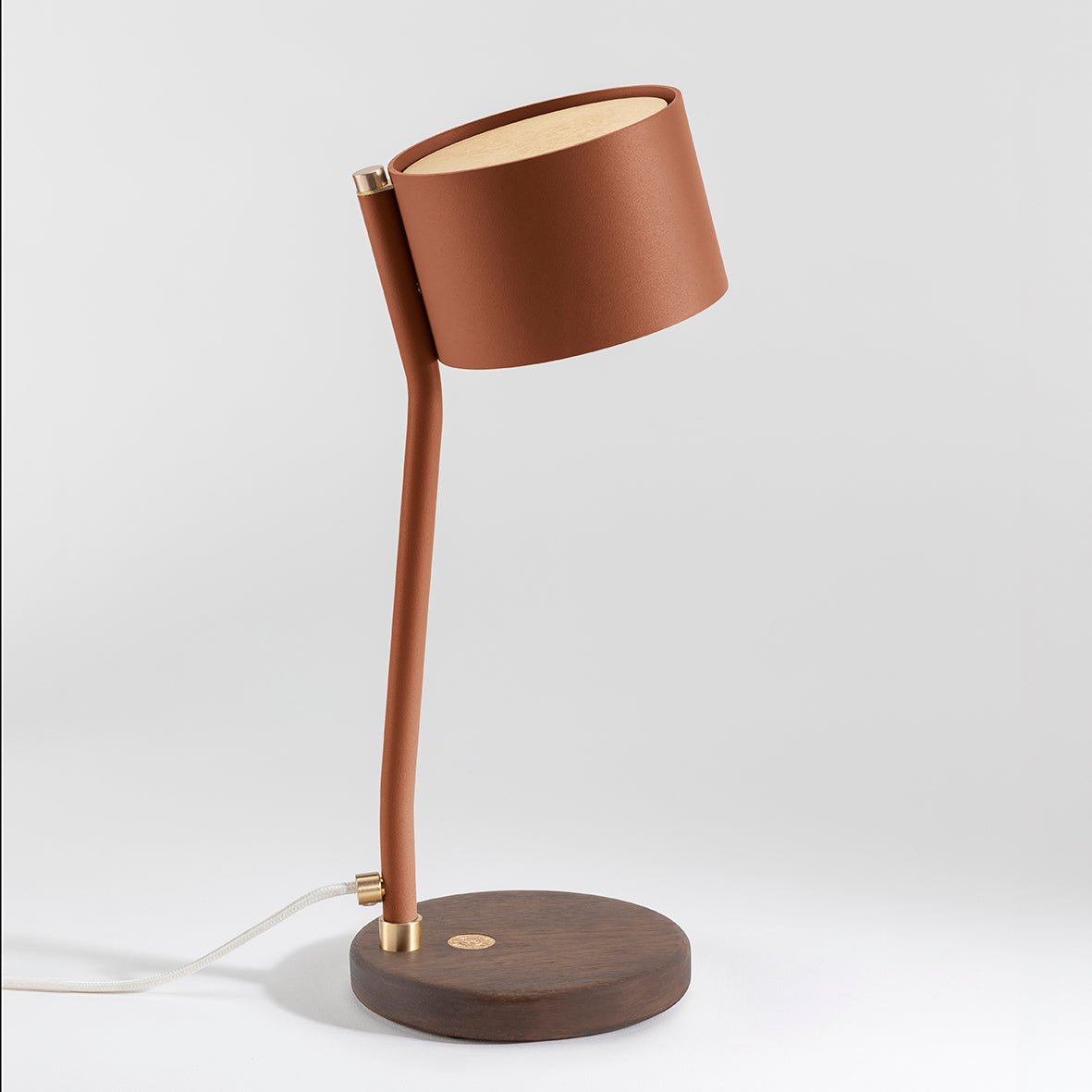 Lampe à poser design recyclé et artisanat français Canopée - JURIE & JARRE - La Maison MilanaiseCALA04FOBLOrange Terre CuiteChêne foncé recycléBlanc