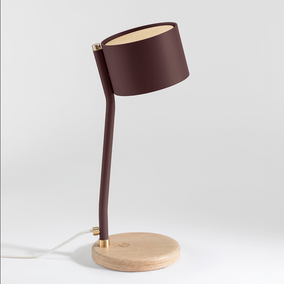 Lampe à poser design recyclé et artisanat français Canopée - JURIE & JARRE - La Maison MilanaiseCALA05CLBLRouge MarsalaChêne clair recycléBlanc