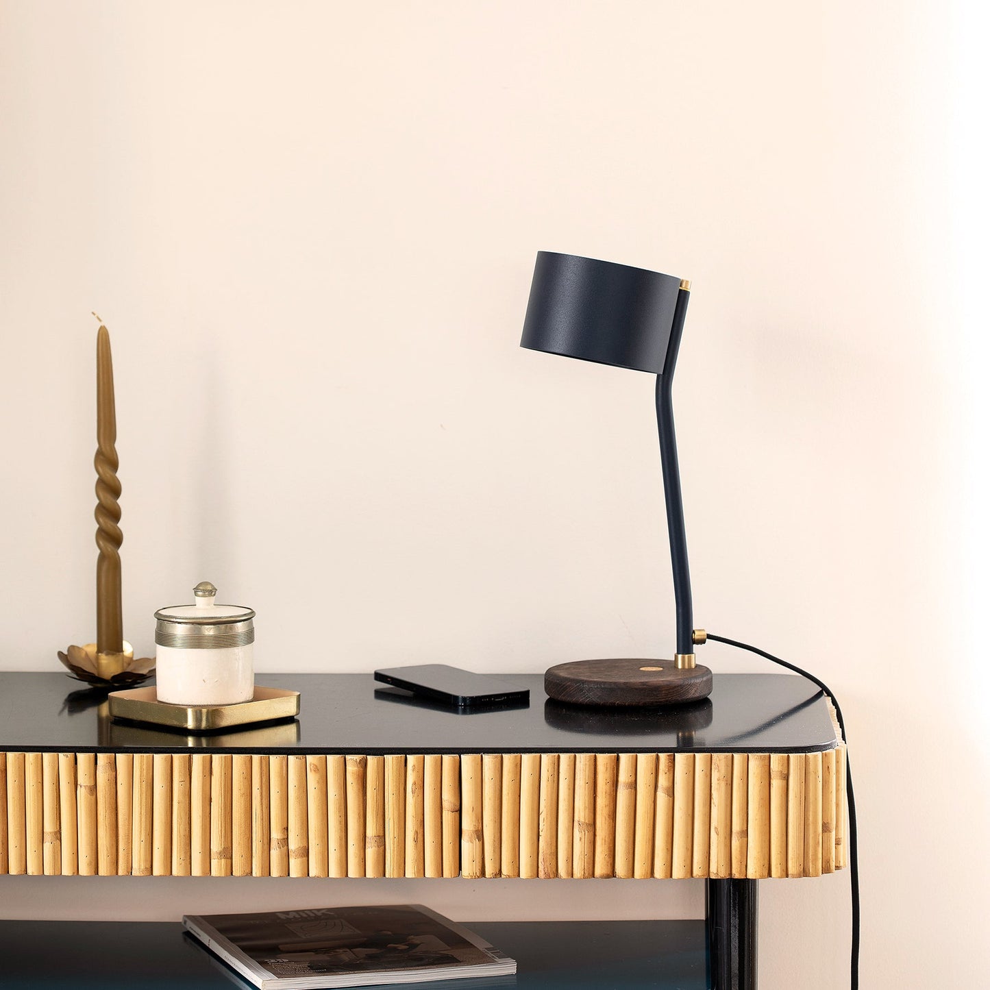 Lampe à poser design recyclé et artisanat français Canopée - JURIE & JARRE - La Maison MilanaiseCALA06FONOBlanc AlbâtreChêne foncé recycléNoir