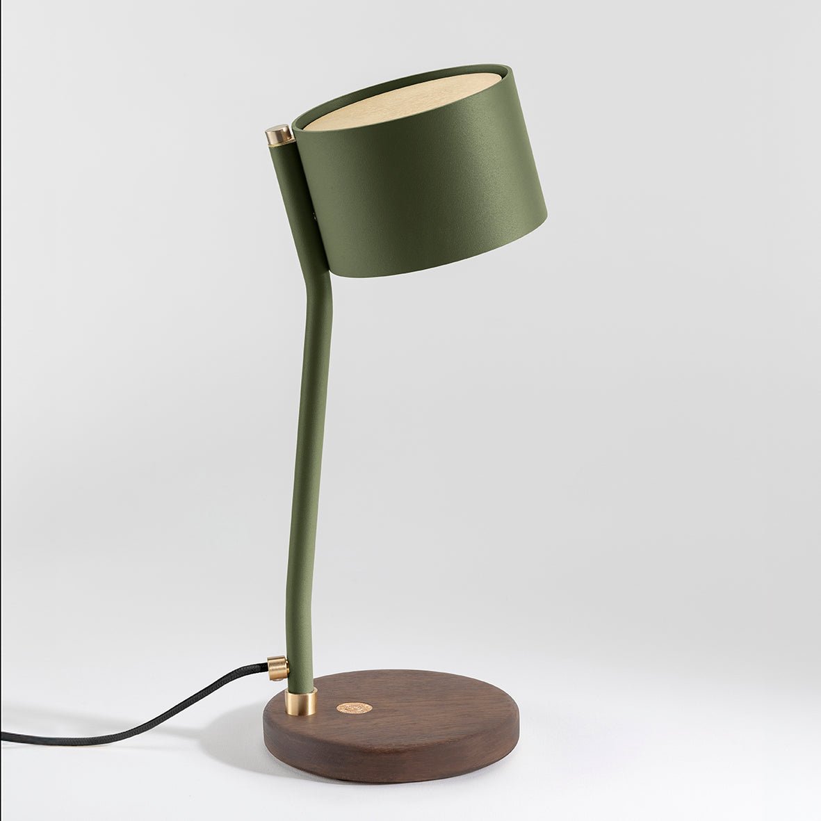 Lampe à poser design recyclé et artisanat français Canopée - JURIE & JARRE - La Maison MilanaiseCALA07FONOVert OliveChêne foncé recycléNoir