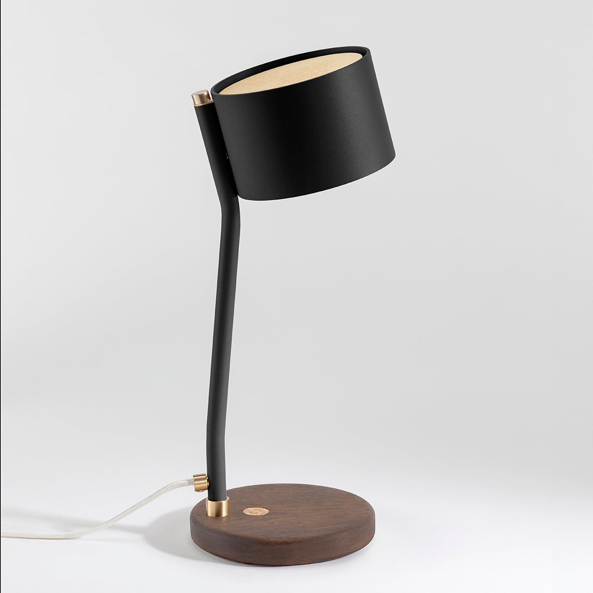 Lampe à poser design recyclé et artisanat français Canopée - JURIE & JARRE - La Maison MilanaiseCALA10FOBLNoir EbèneChêne foncé recycléBlanc