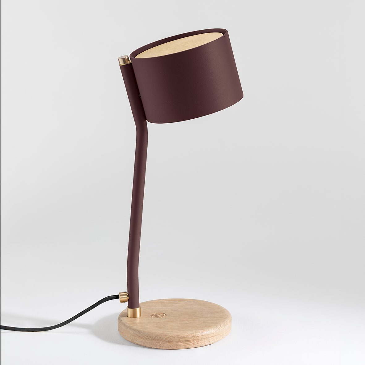 Lampe à poser design recyclé et artisanat français Canopée - JURIE & JARRE - La Maison MilanaiseCALA05CLNORouge MarsalaChêne clair recycléNoir