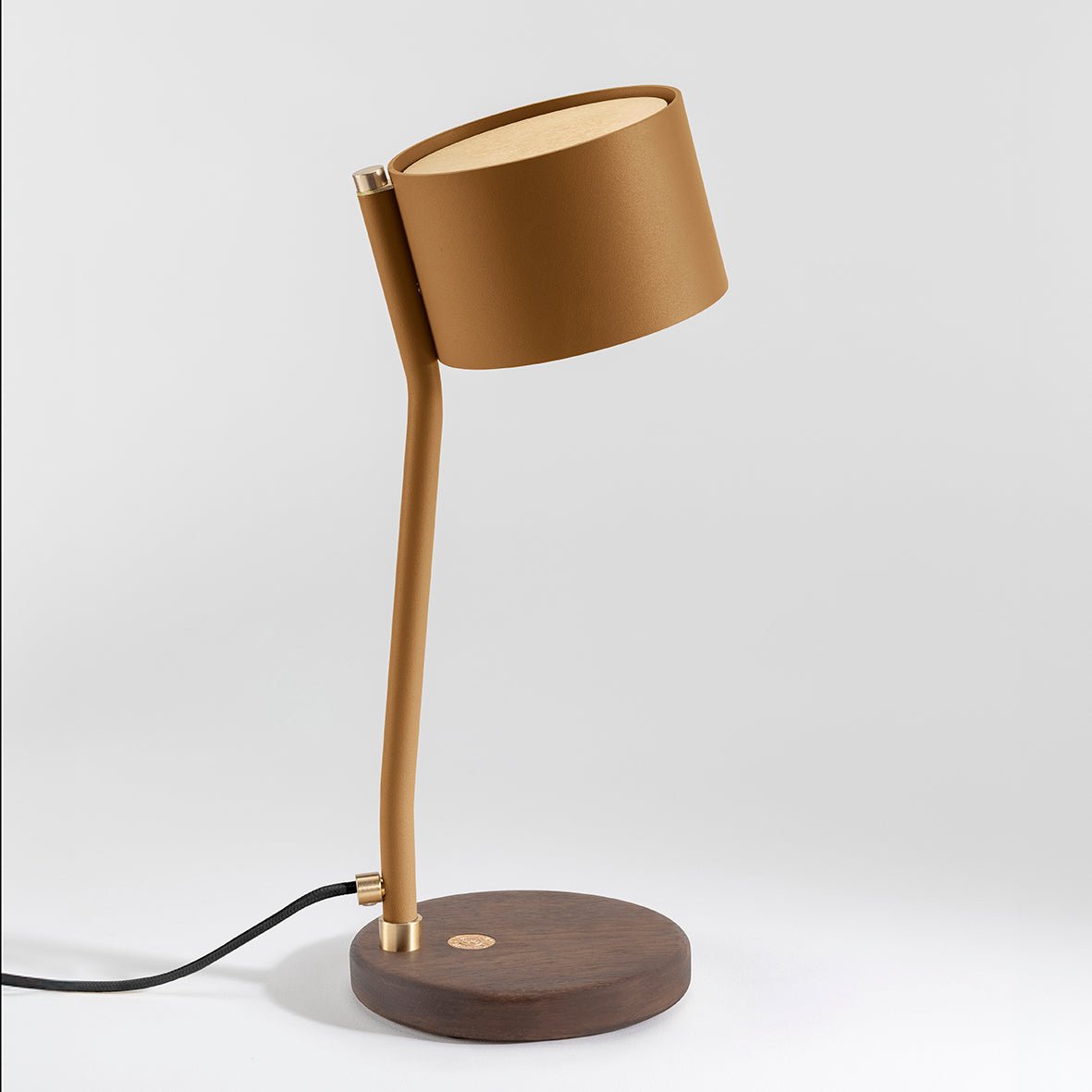 Lampe à poser design recyclé et artisanat français Canopée - JURIE & JARRE - La Maison MilanaiseCALA03FONOJaune SafranChêne foncé recycléNoir
