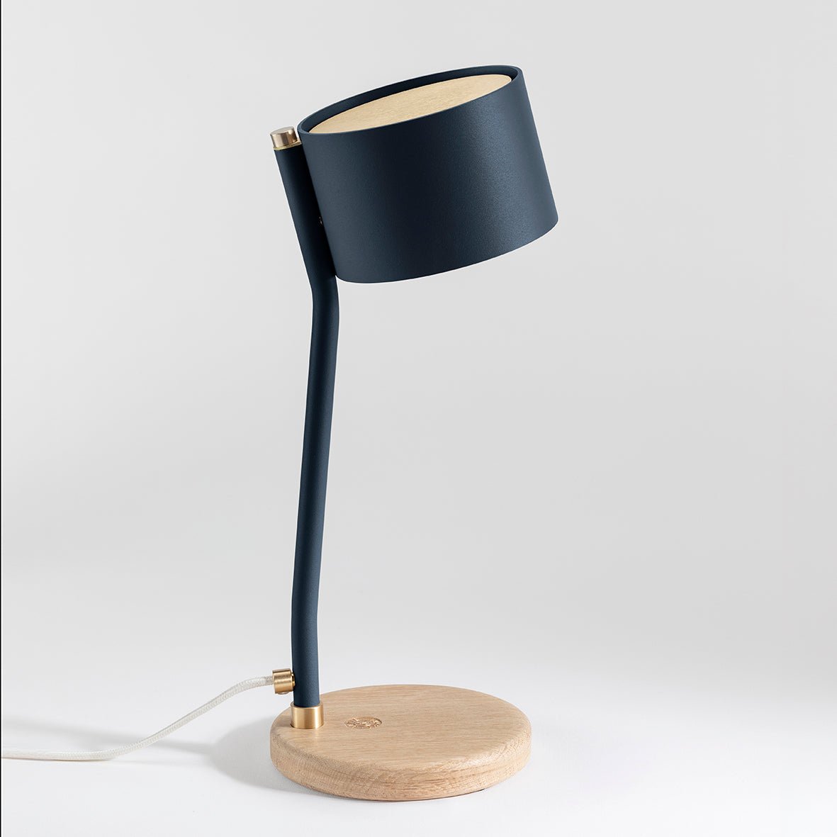Lampe à poser design recyclé et artisanat français Canopée - JURIE & JARRE - La Maison MilanaiseCALA09CLBLBleu CrépusculeChêne clair recycléBlanc