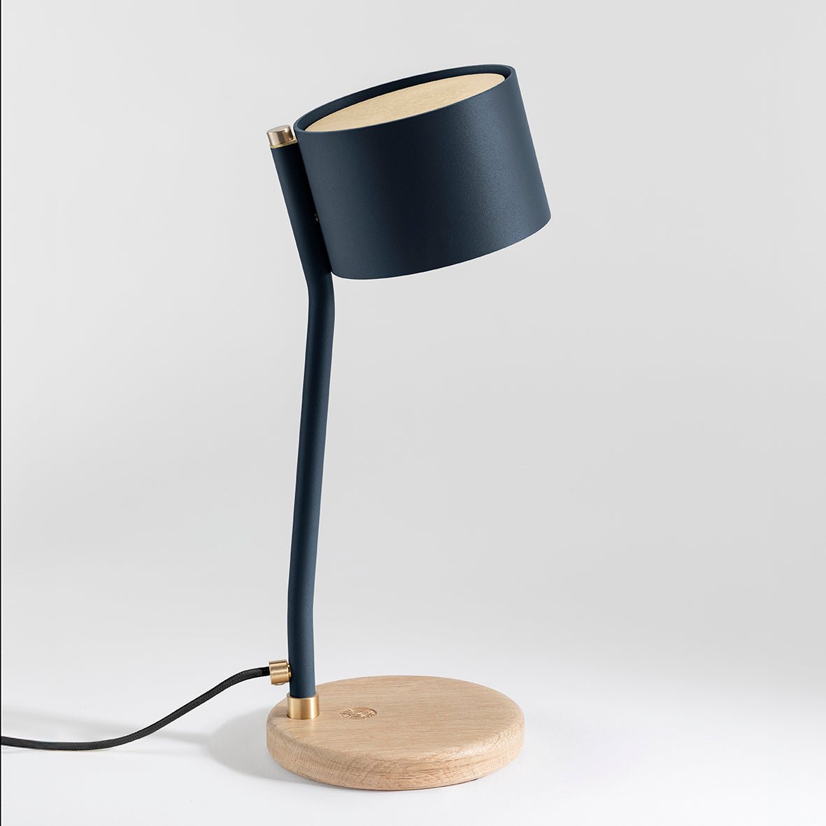 Lampe à poser design recyclé et artisanat français Canopée - JURIE & JARRE - La Maison MilanaiseCALA09CLNOBleu CrépusculeChêne clair recycléNoir