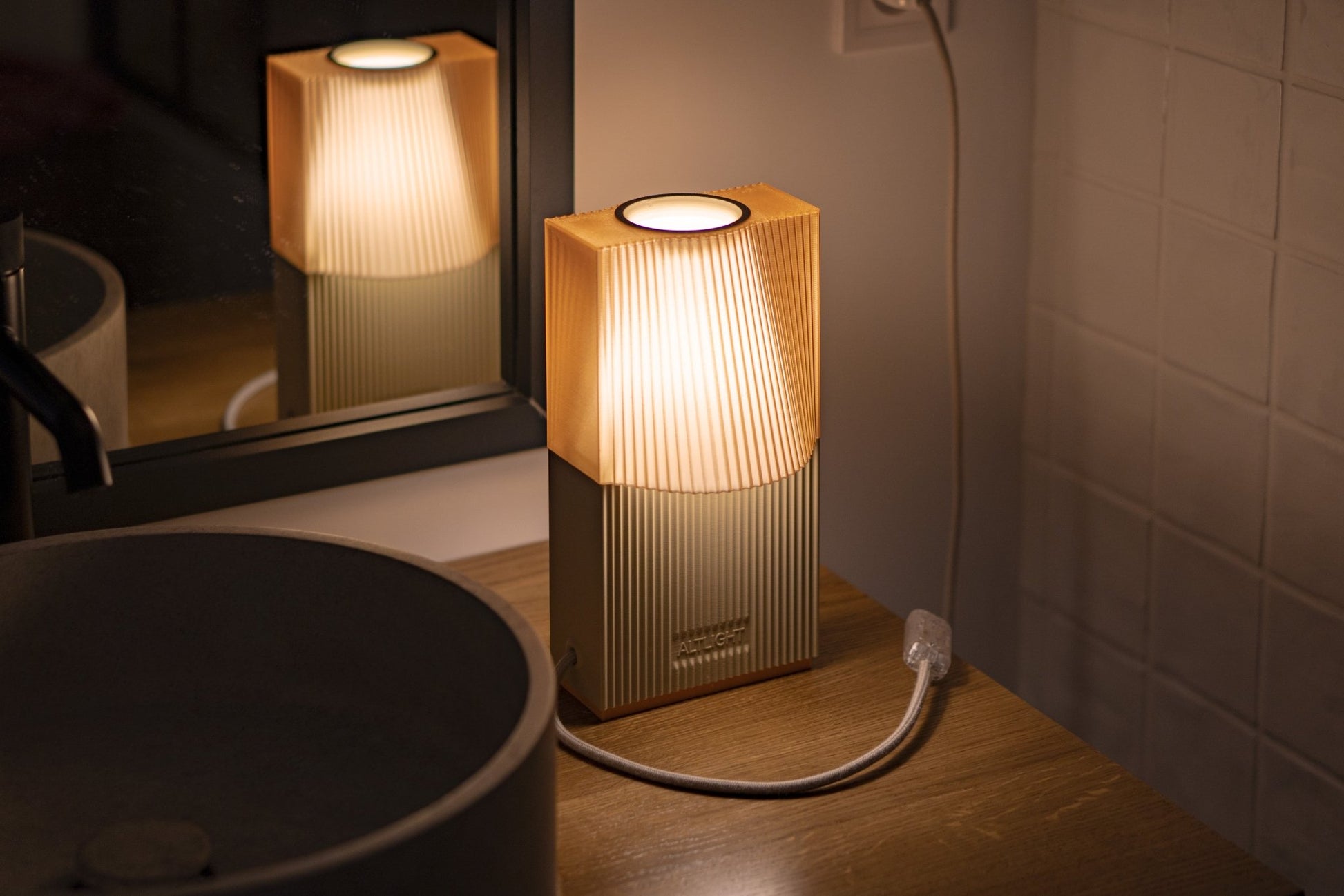 Lampe ALT Light M – Design durable & lumière sculpturale - ALT LIGHT - La Maison MilanaiseALTLIGHTM - 5Vert/VioletTransparent