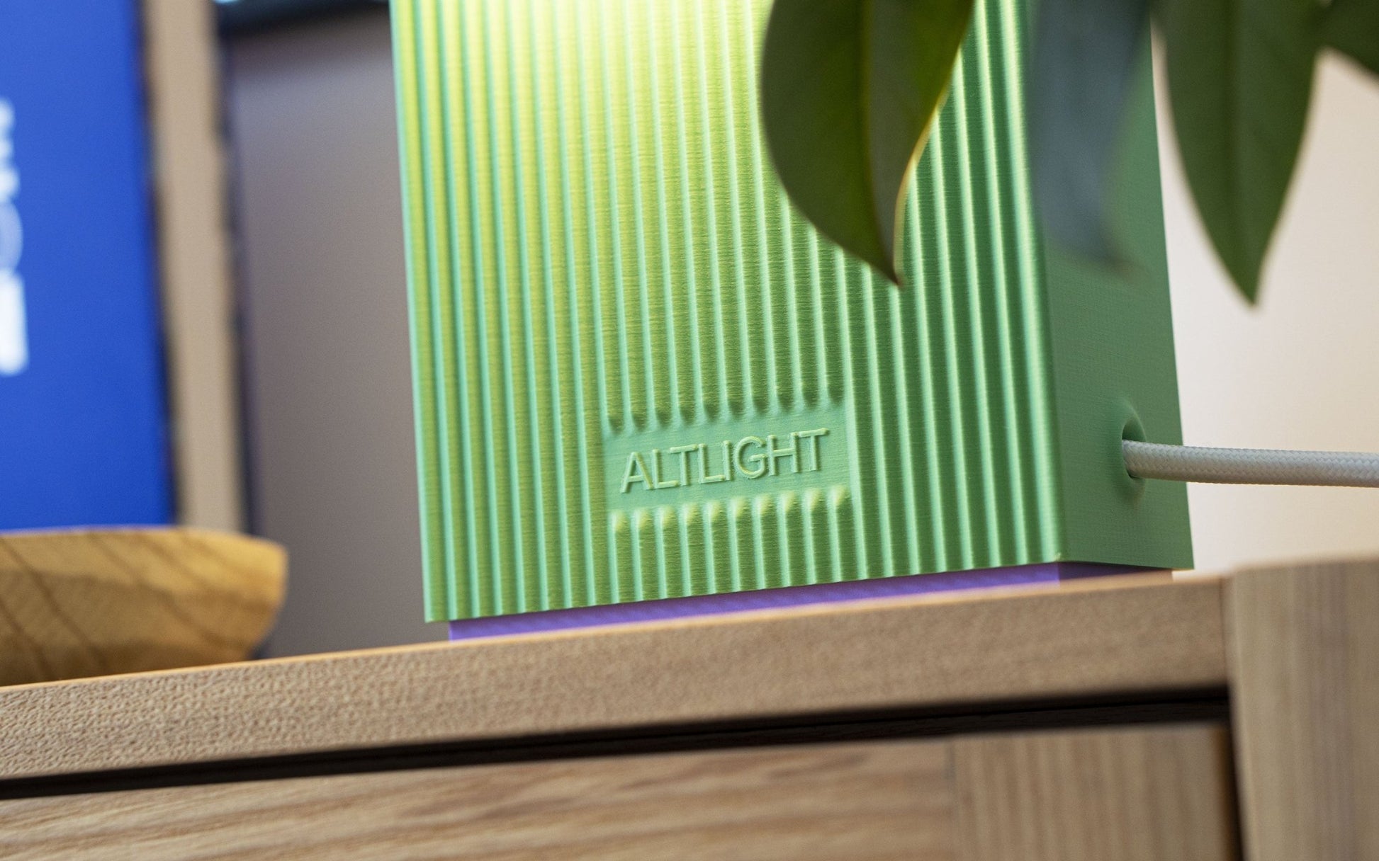 Lampe ALT Light M – Design durable & lumière sculpturale - ALT LIGHT - La Maison MilanaiseALTLIGHTM - 5Vert/VioletTransparent