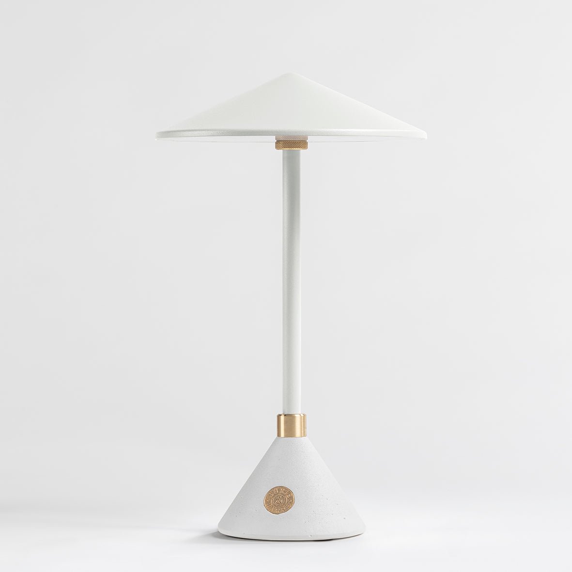 Lampe Baladeuse design et artisanale made in France Aurore - JURIE & JARRE - La Maison MilanaiseAUBA06SIBlanc AlbâtreSILO - Silice recyclée